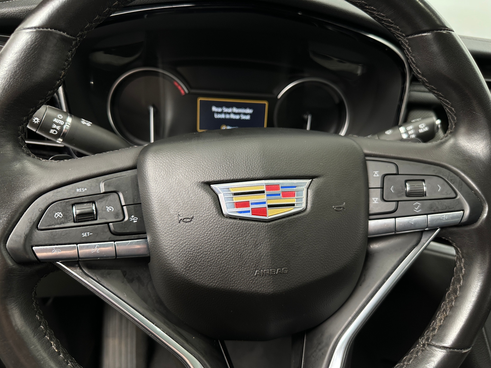 Thumbnail: 2024 Cadillac XT6 - 4