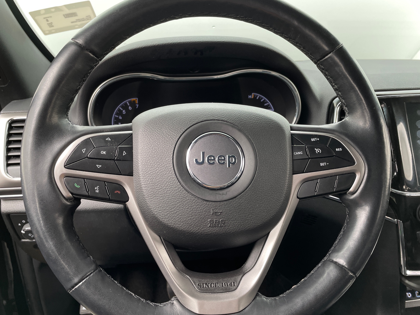 Thumbnail: 2022 Jeep Grand Cherokee - 4