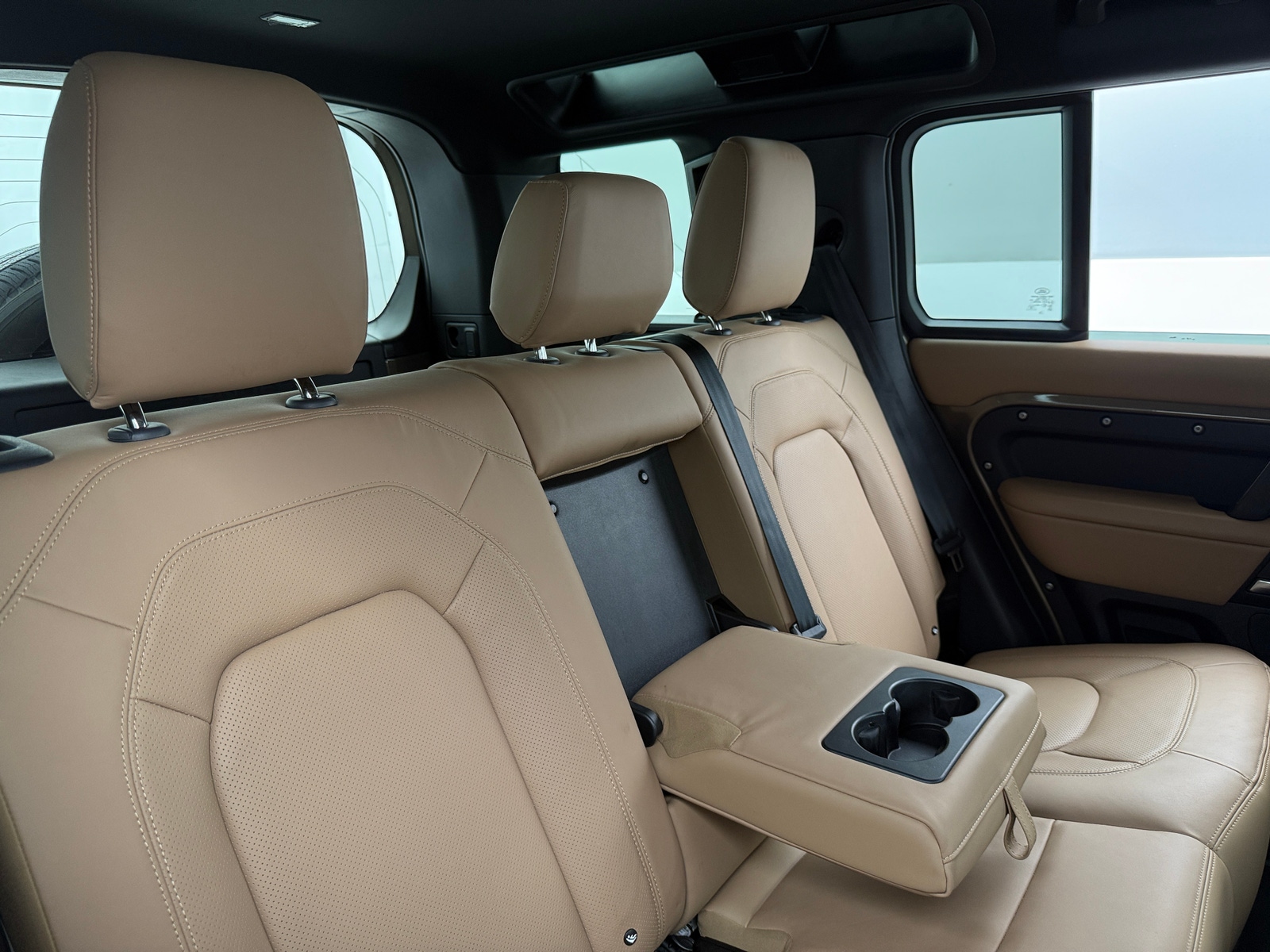 Thumbnail: 2025 Land Rover Defender - 5