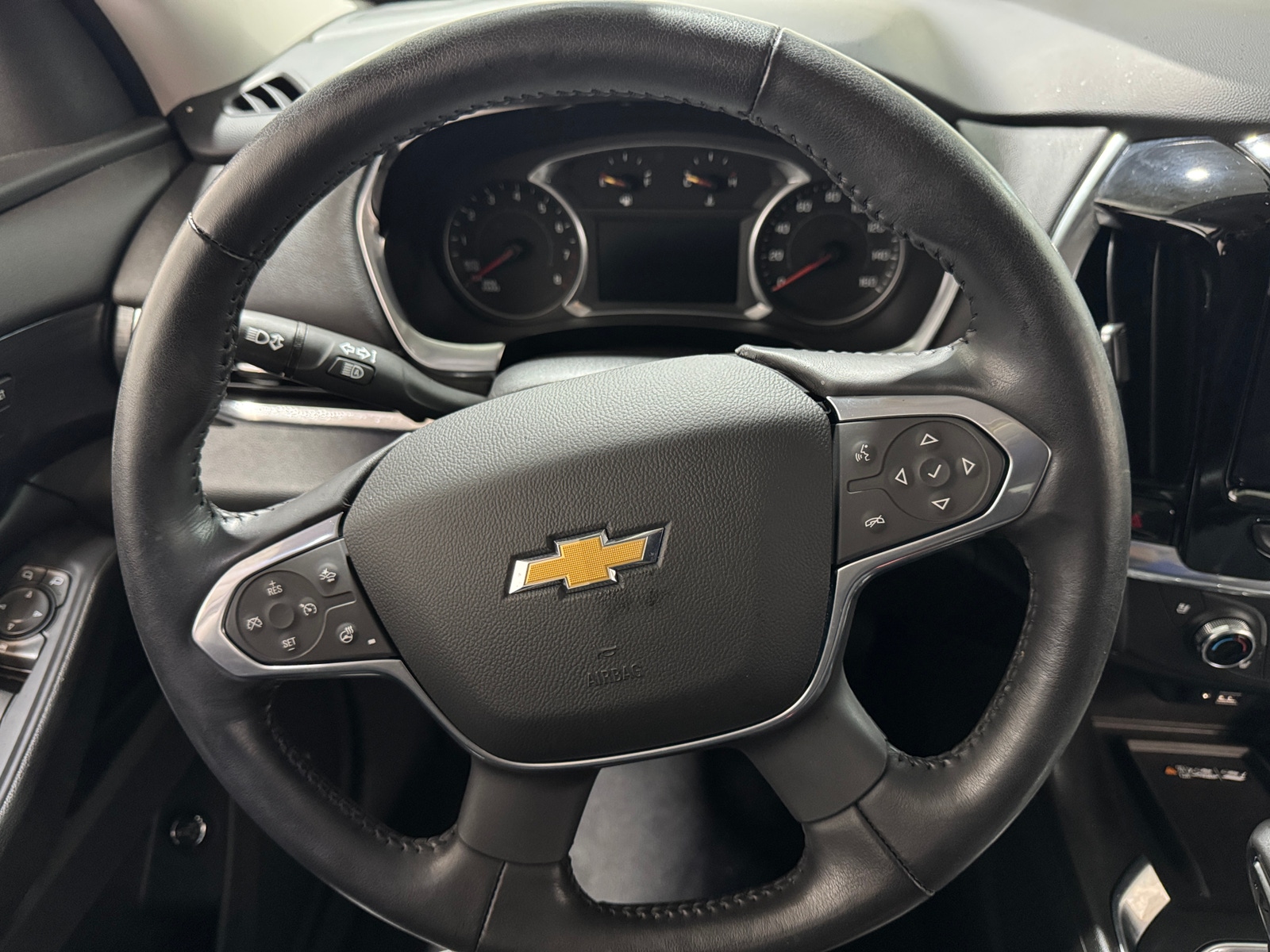 Thumbnail: 2021 Chevrolet Traverse - 4