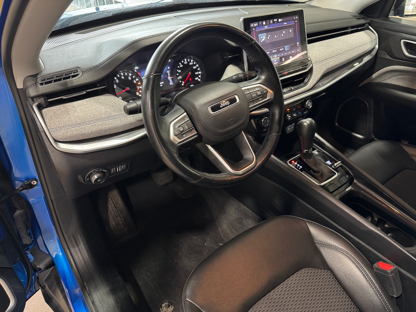 Thumbnail: 2022 Jeep Compass - 3