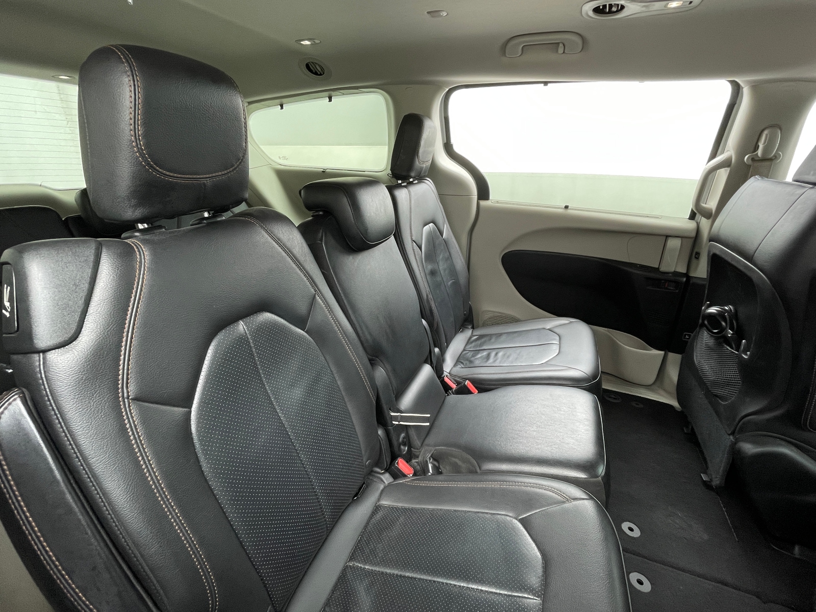 Thumbnail: 2018 Chrysler Pacifica - 5
