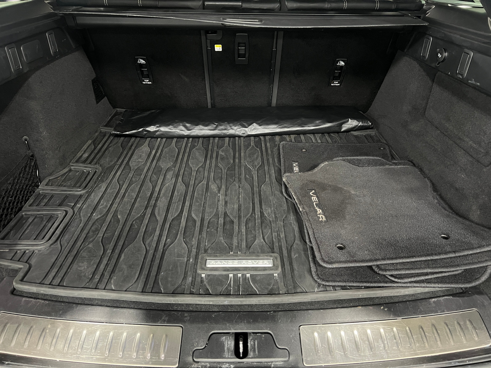 Thumbnail: 2021 Land Rover Range Rover Velar - 6