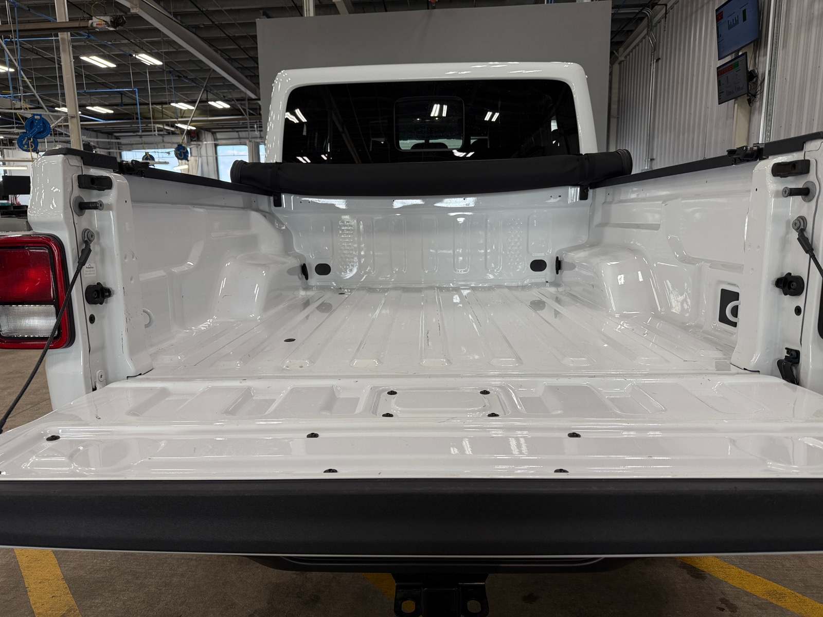 Thumbnail: 2022 Jeep Gladiator - 7