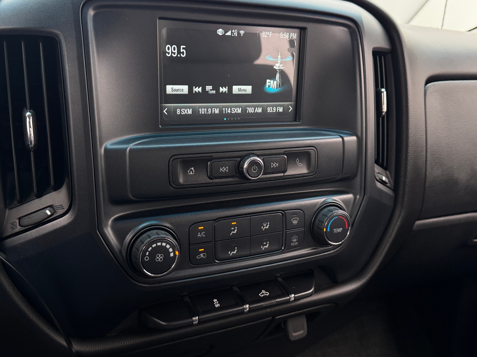 Thumbnail: 2018 Chevrolet Silverado 1500 - 4