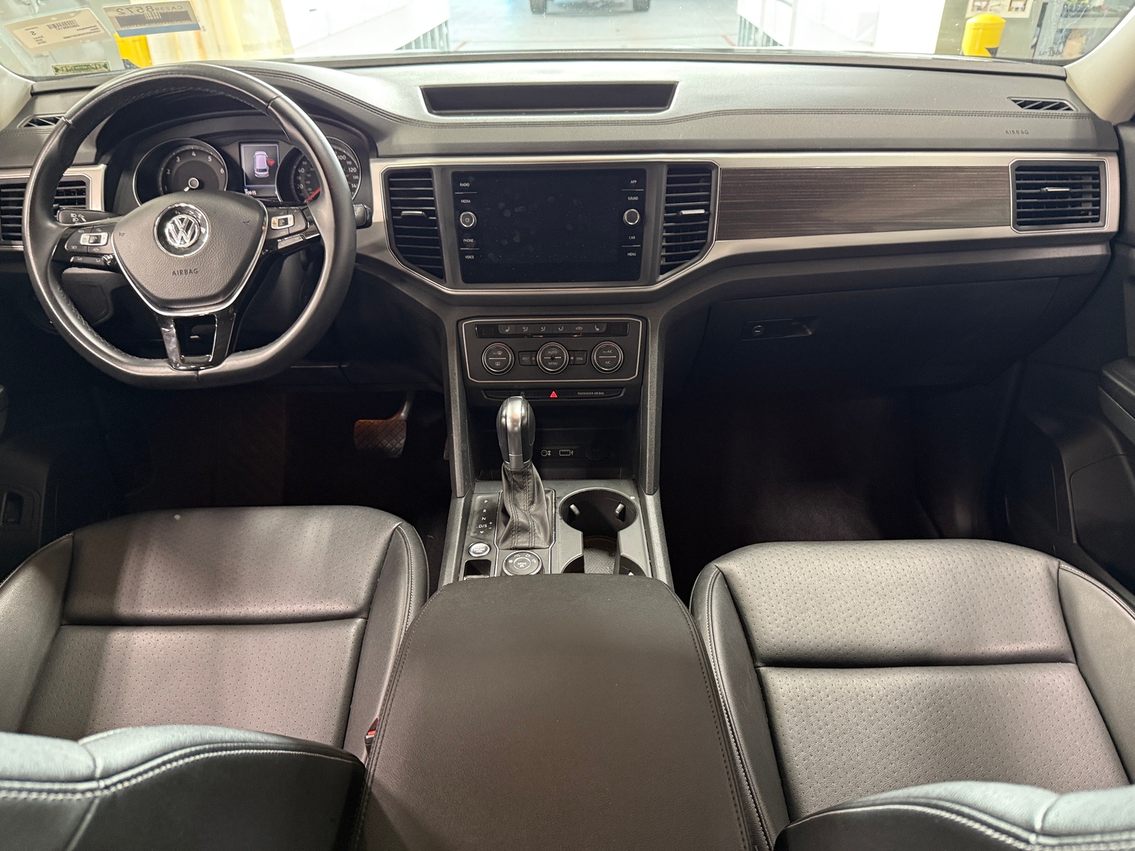 Thumbnail: 2019 Volkswagen Atlas - 2