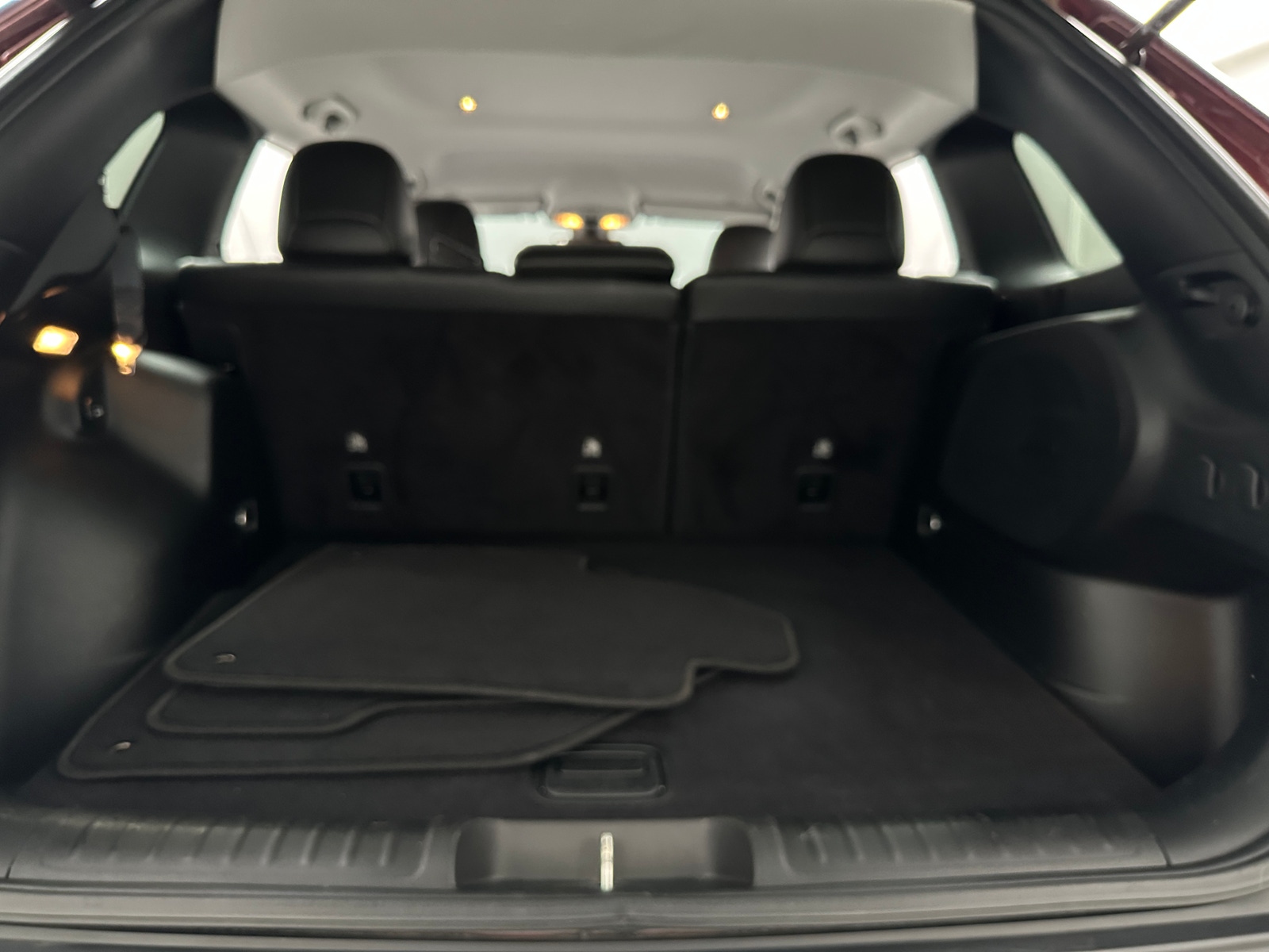 Thumbnail: 2019 Jeep Cherokee - 6