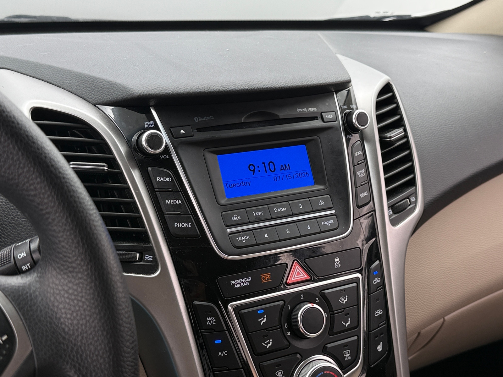 Thumbnail: 2016 Hyundai Elantra - 4