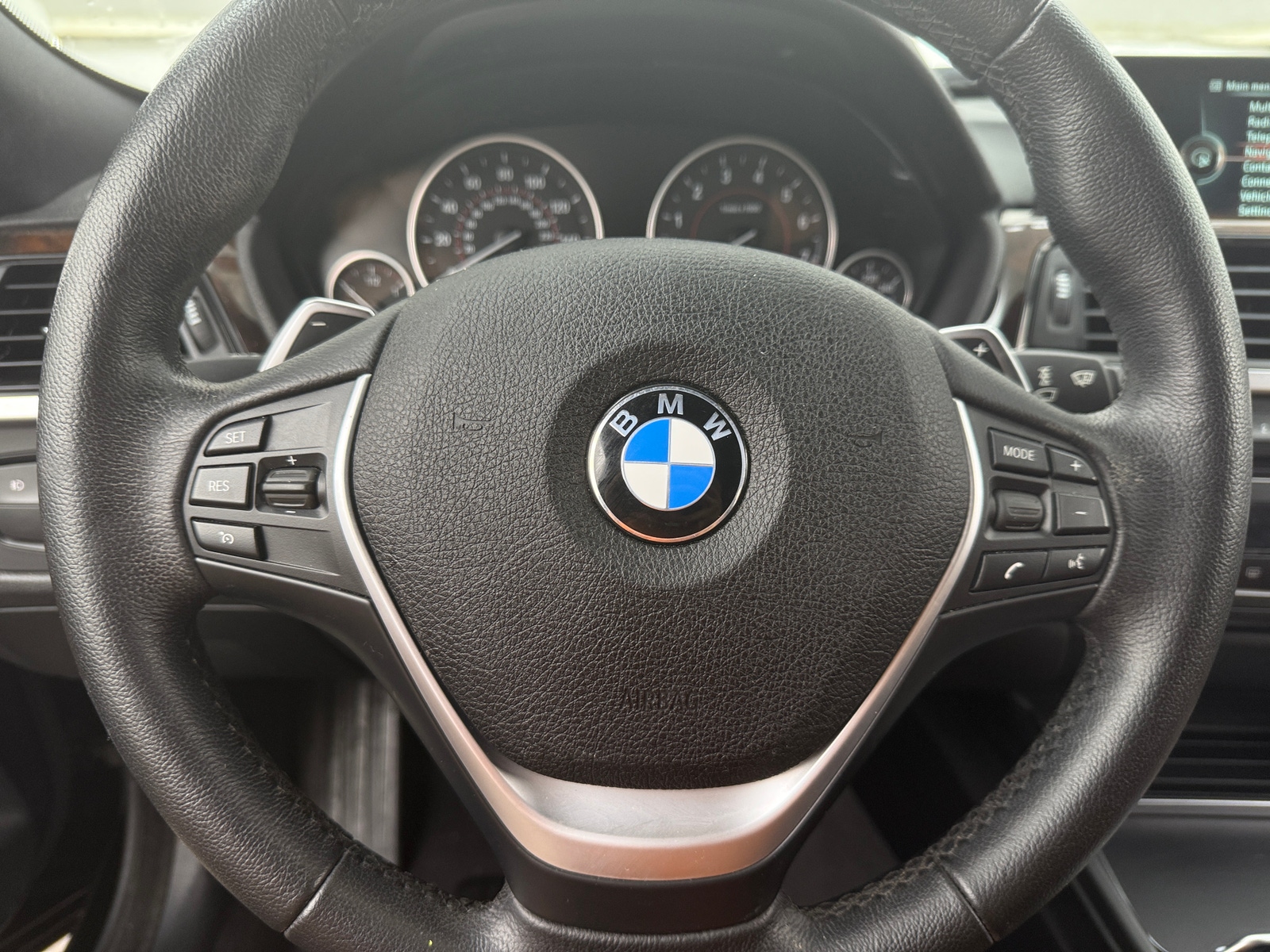 Thumbnail: 2016 BMW 3 Series - 4