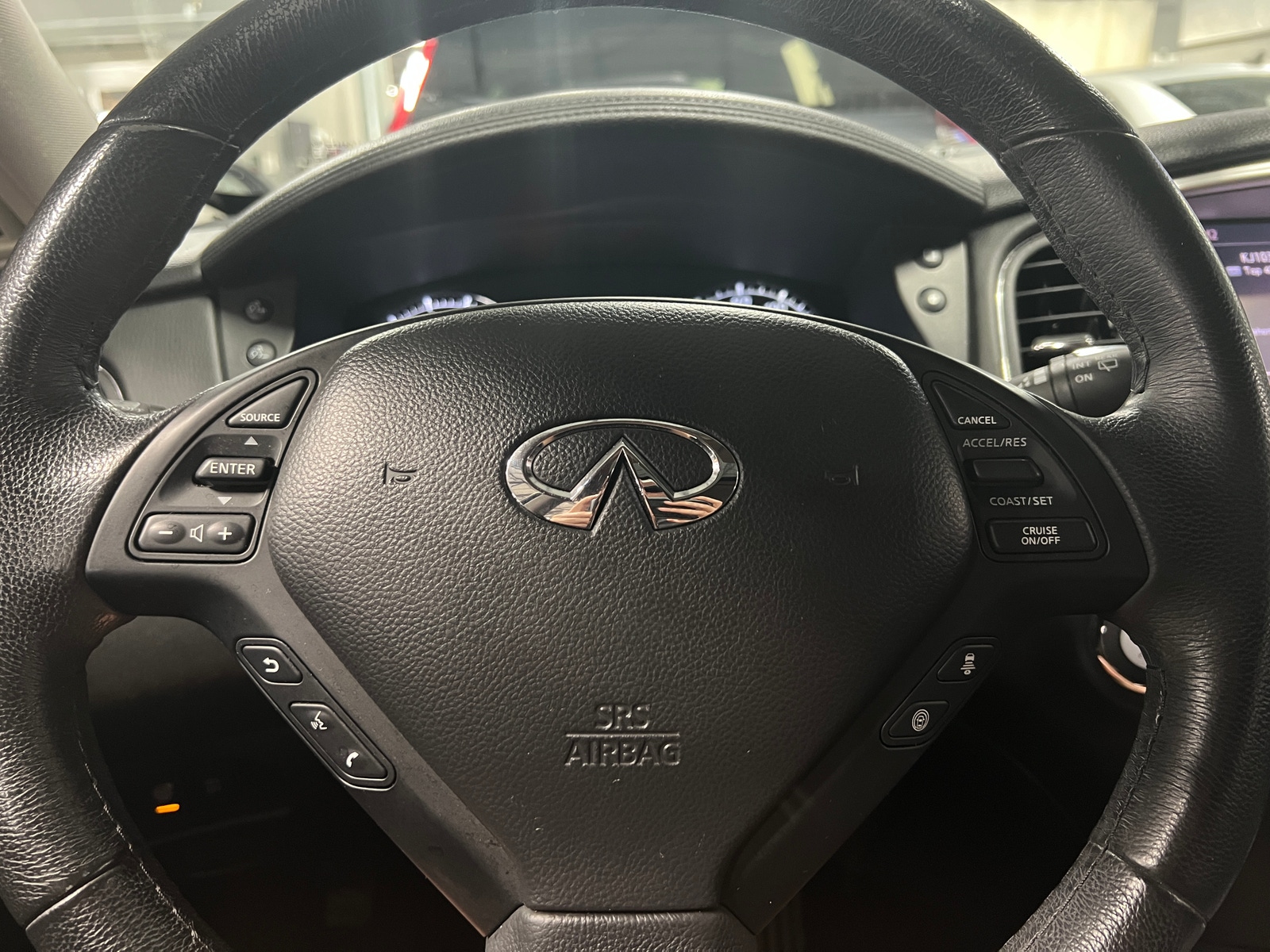 Thumbnail: 2017 INFINITI QX50 - 4