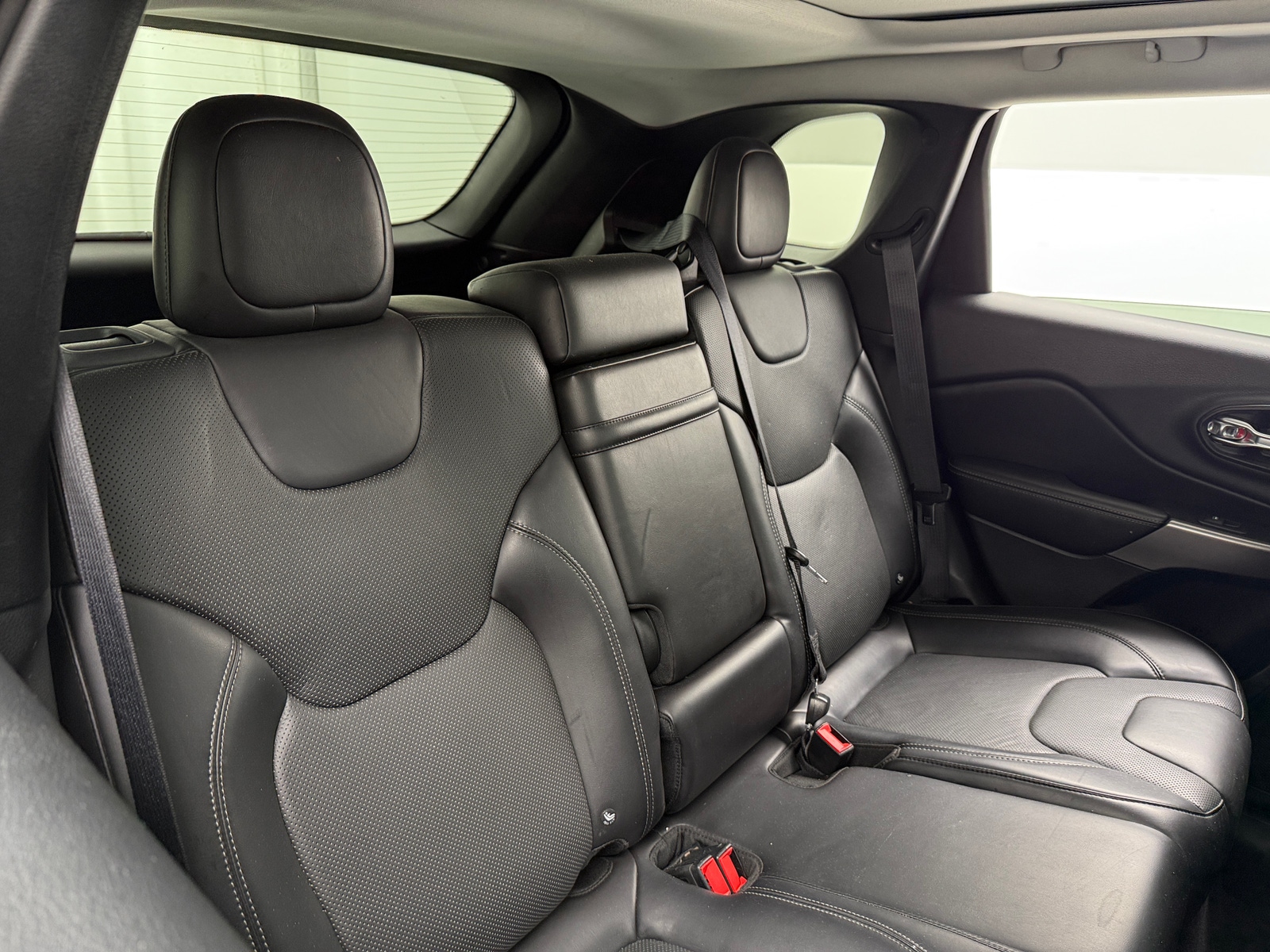 Thumbnail: 2019 Jeep Cherokee - 5