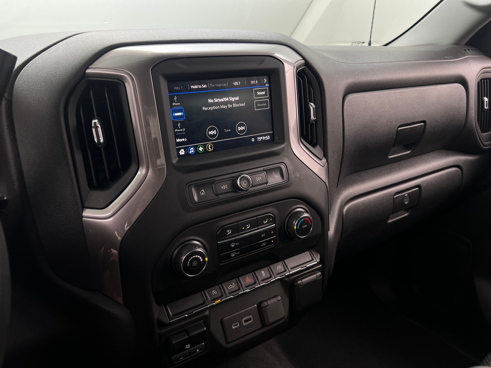 Thumbnail: 2021 Chevrolet Silverado 1500 - 4