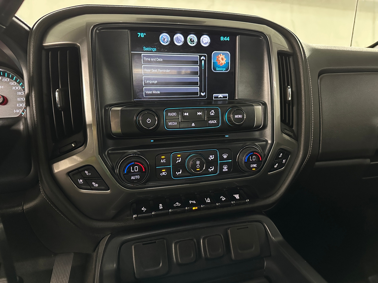 Thumbnail: 2018 Chevrolet Silverado 2500 - 3