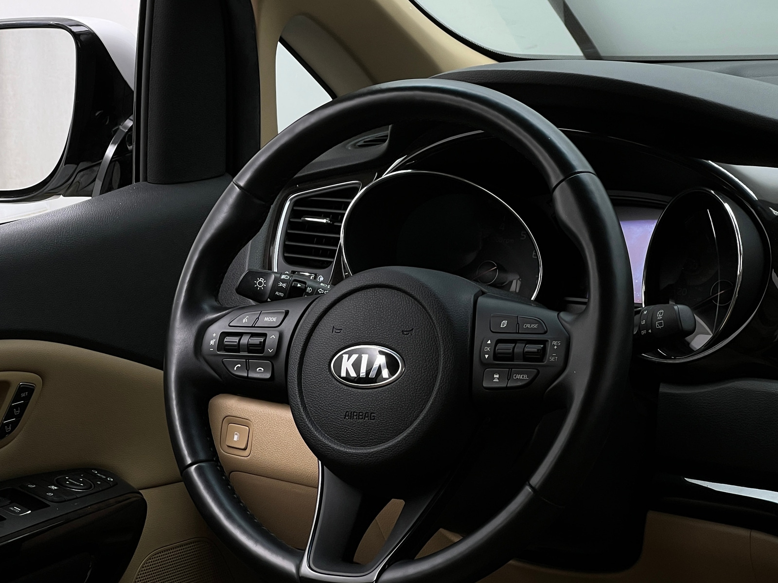Thumbnail: 2021 Kia Sedona - 4