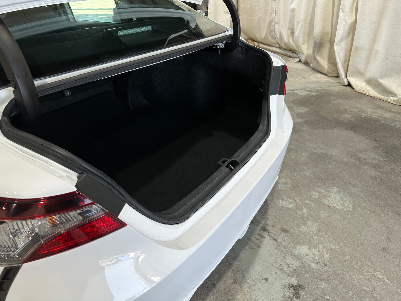 Thumbnail: 2023 Toyota Camry - 6