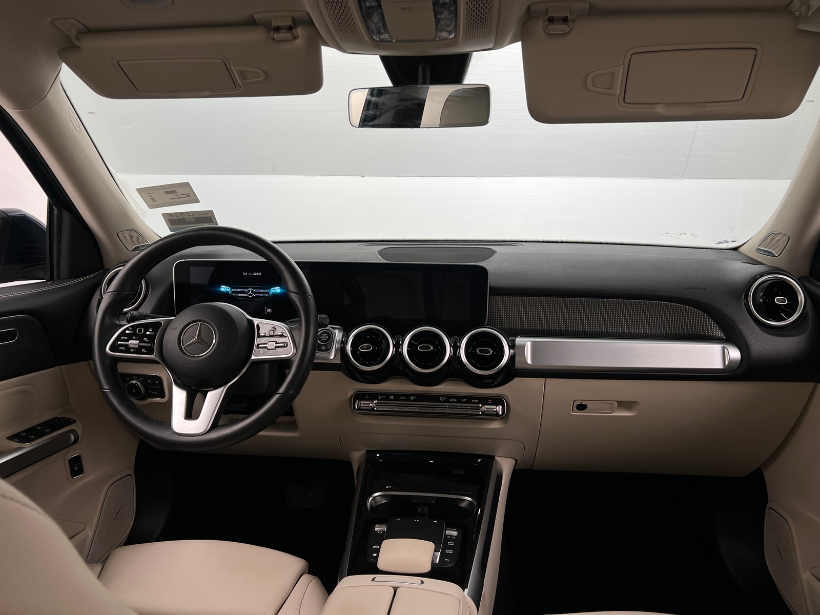 Thumbnail: 2021 Mercedes-Benz GLB - 2