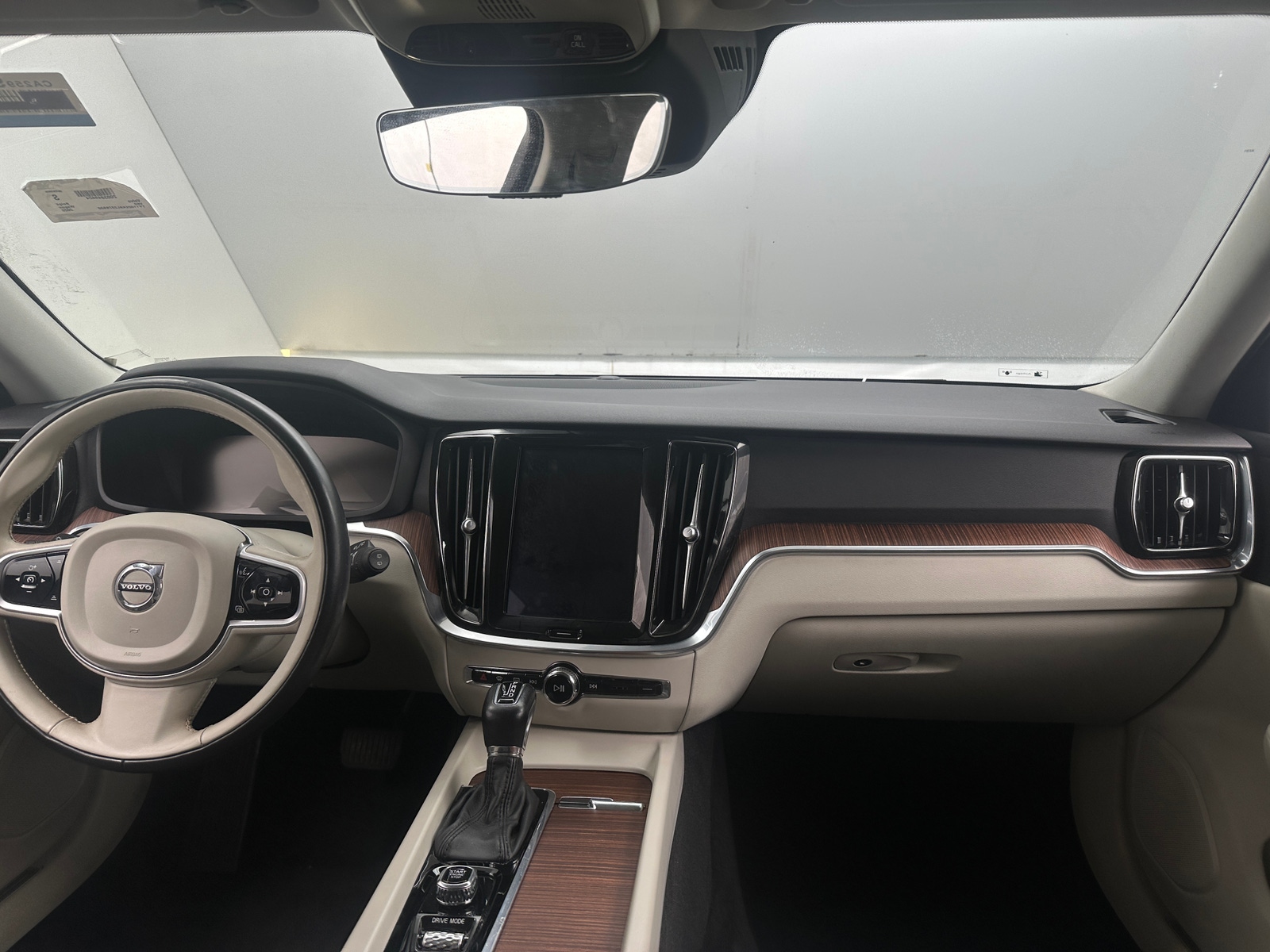 Thumbnail: 2020 Volvo V60 - 2