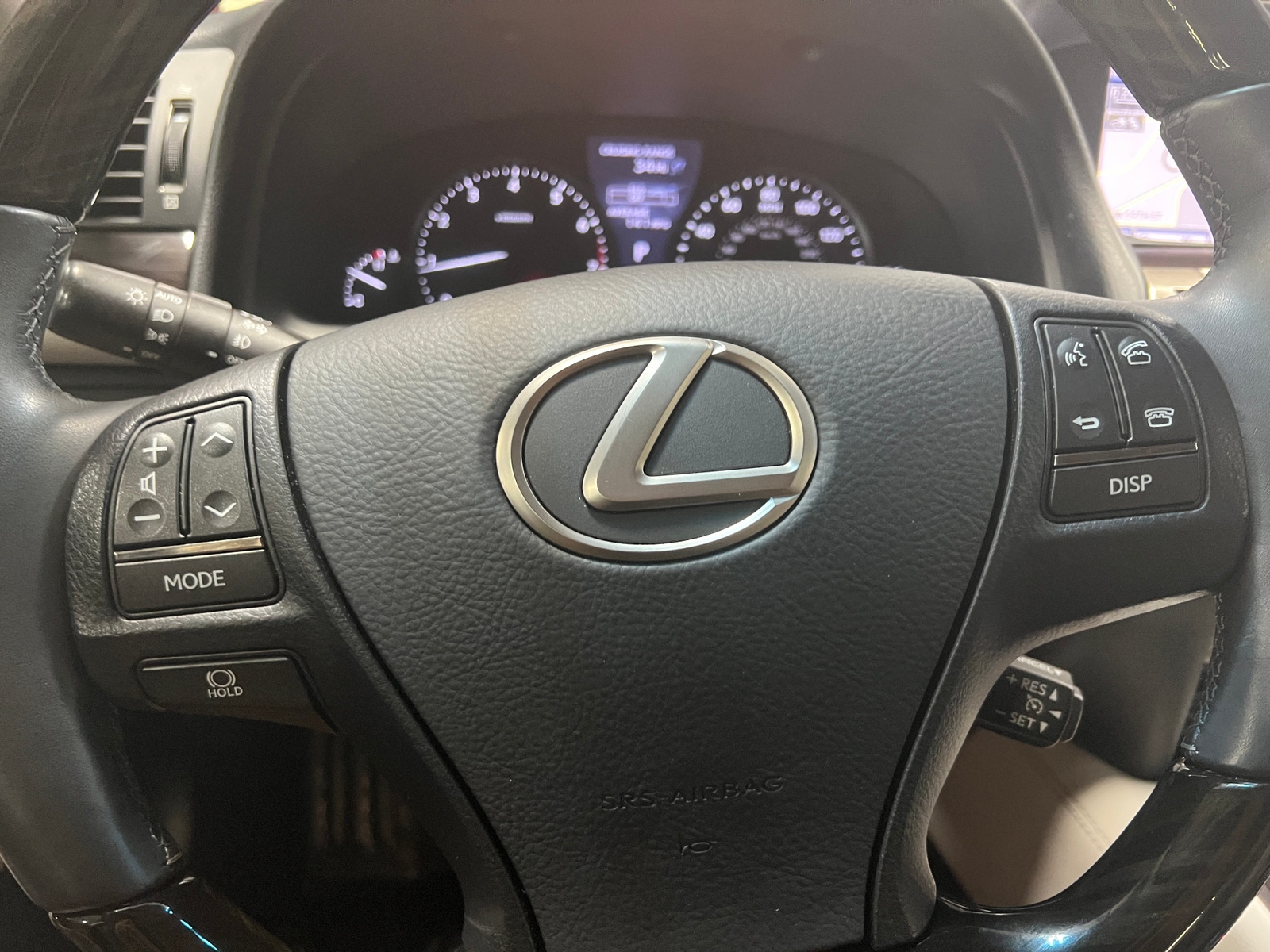 Thumbnail: 2014 Lexus LS - 4