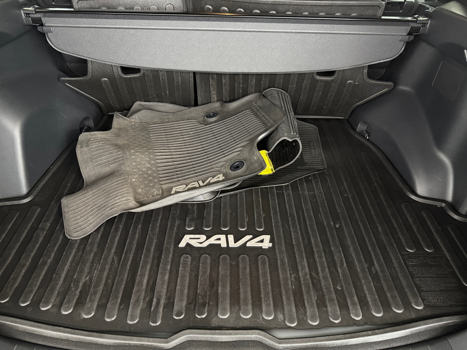 Thumbnail: 2021 Toyota RAV4 - 7