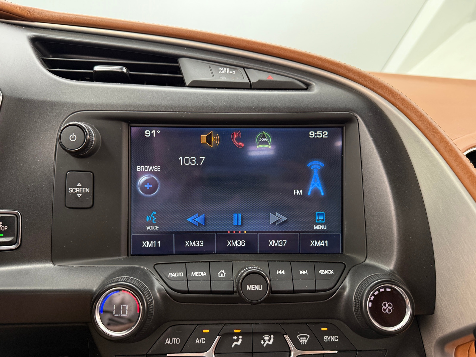 Thumbnail: 2014 Chevrolet Corvette - 3