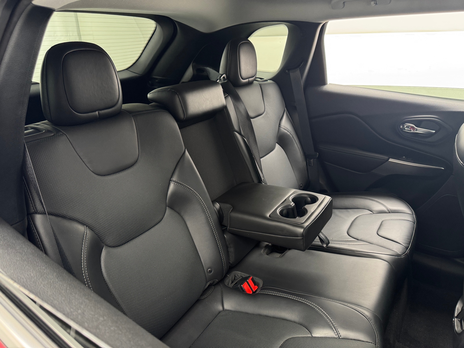 Thumbnail: 2019 Jeep Cherokee - 5
