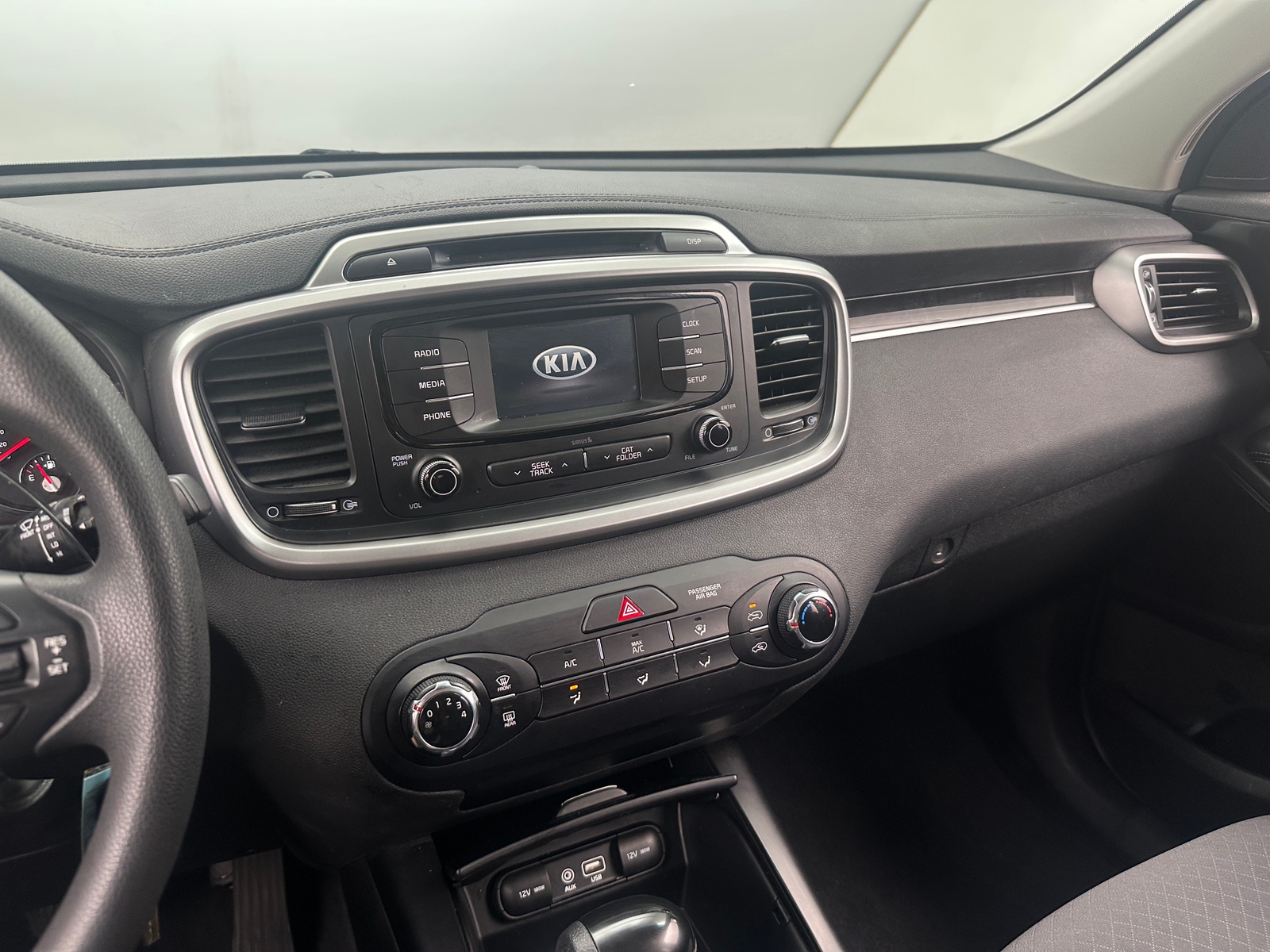 Thumbnail: 2017 Kia Sorento - 4