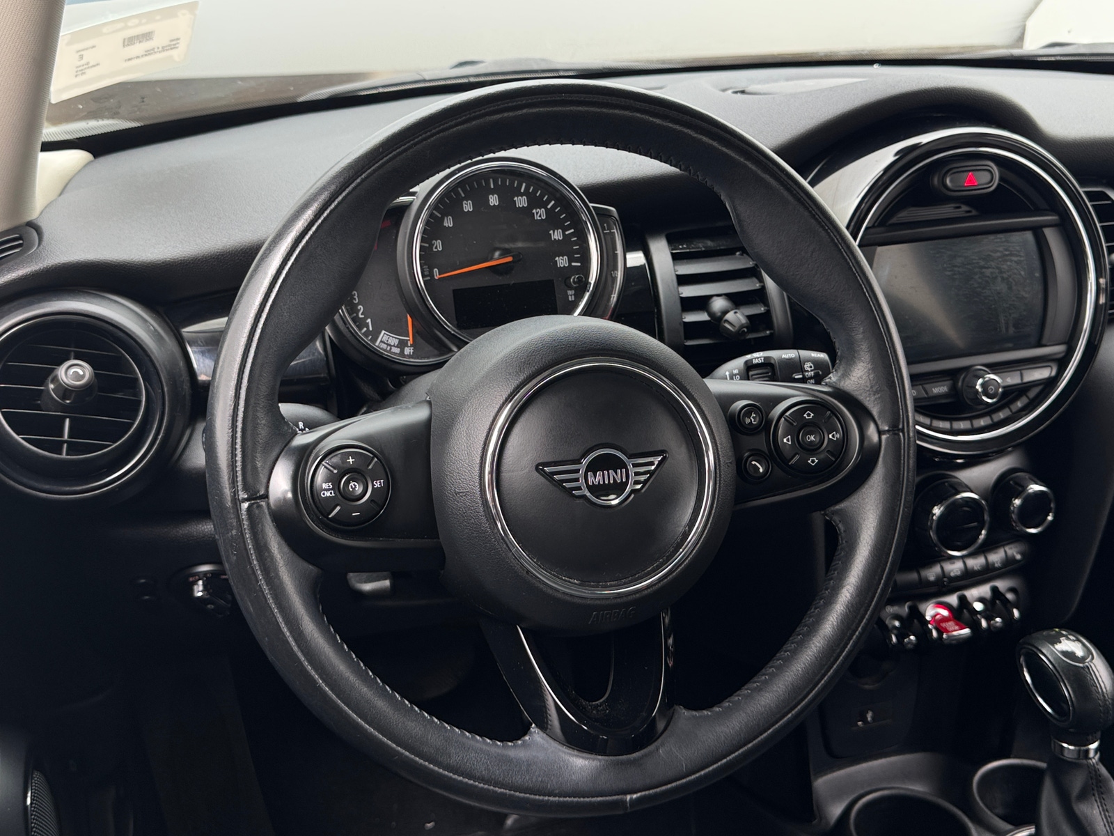 Thumbnail: 2019 MINI Cooper Hardtop - 4