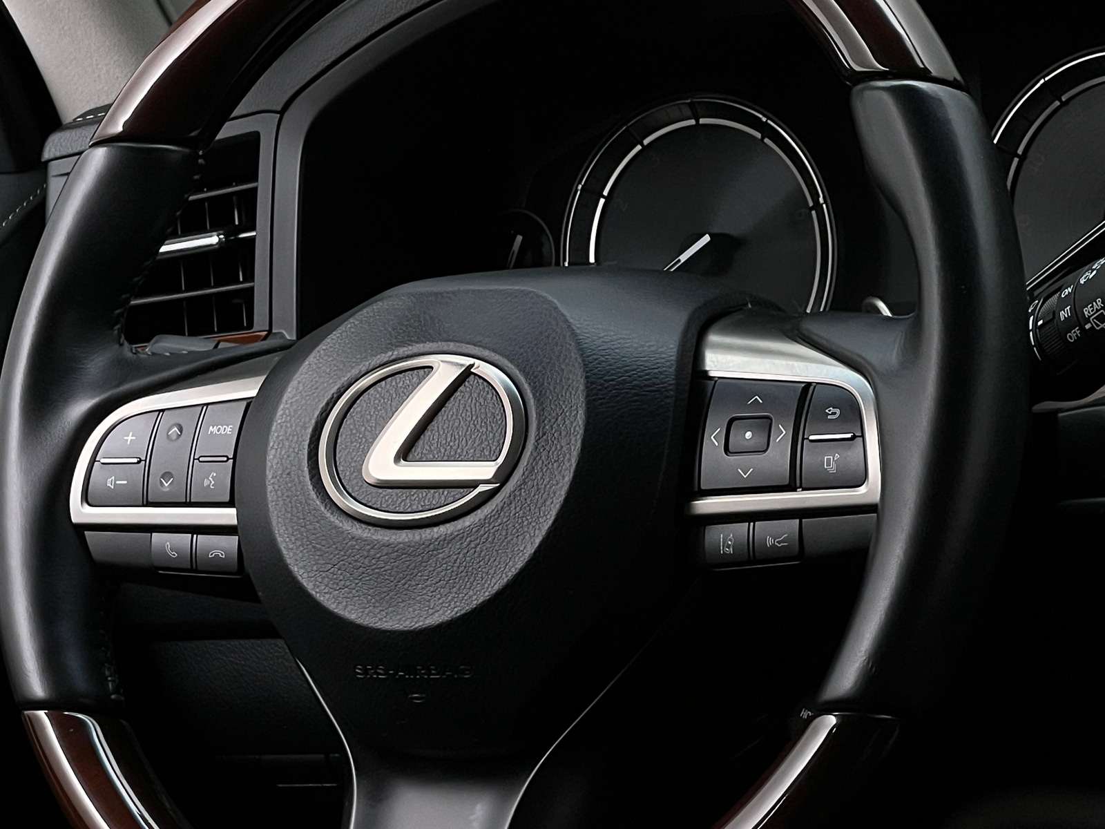 Thumbnail: 2019 Lexus LX - 4