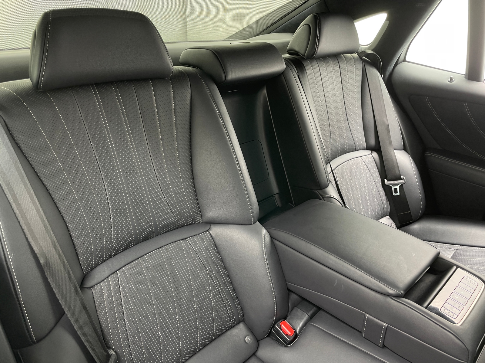 Thumbnail: 2018 Lexus LS - 6