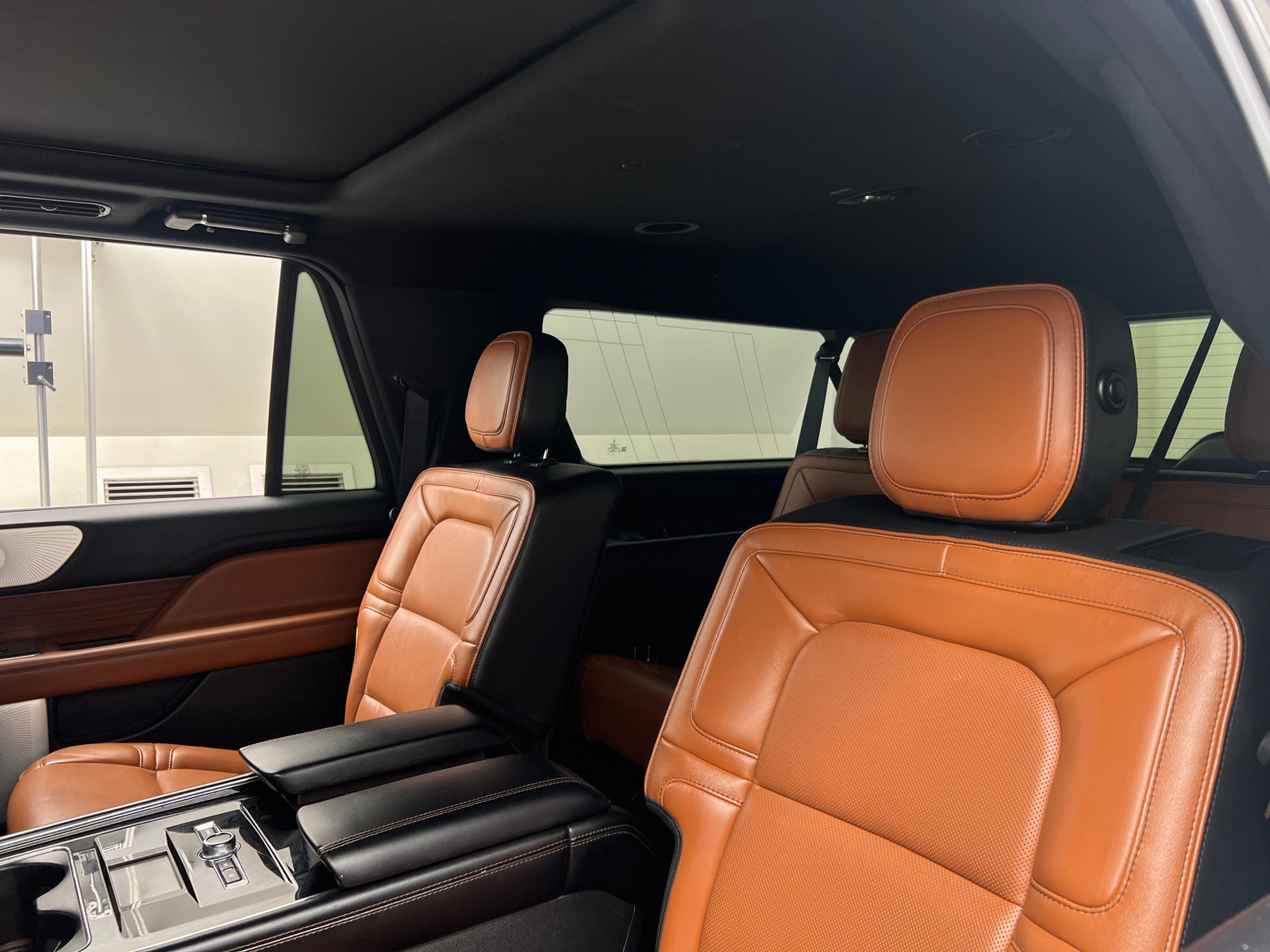 Thumbnail: 2018 Lincoln Navigator L - 5