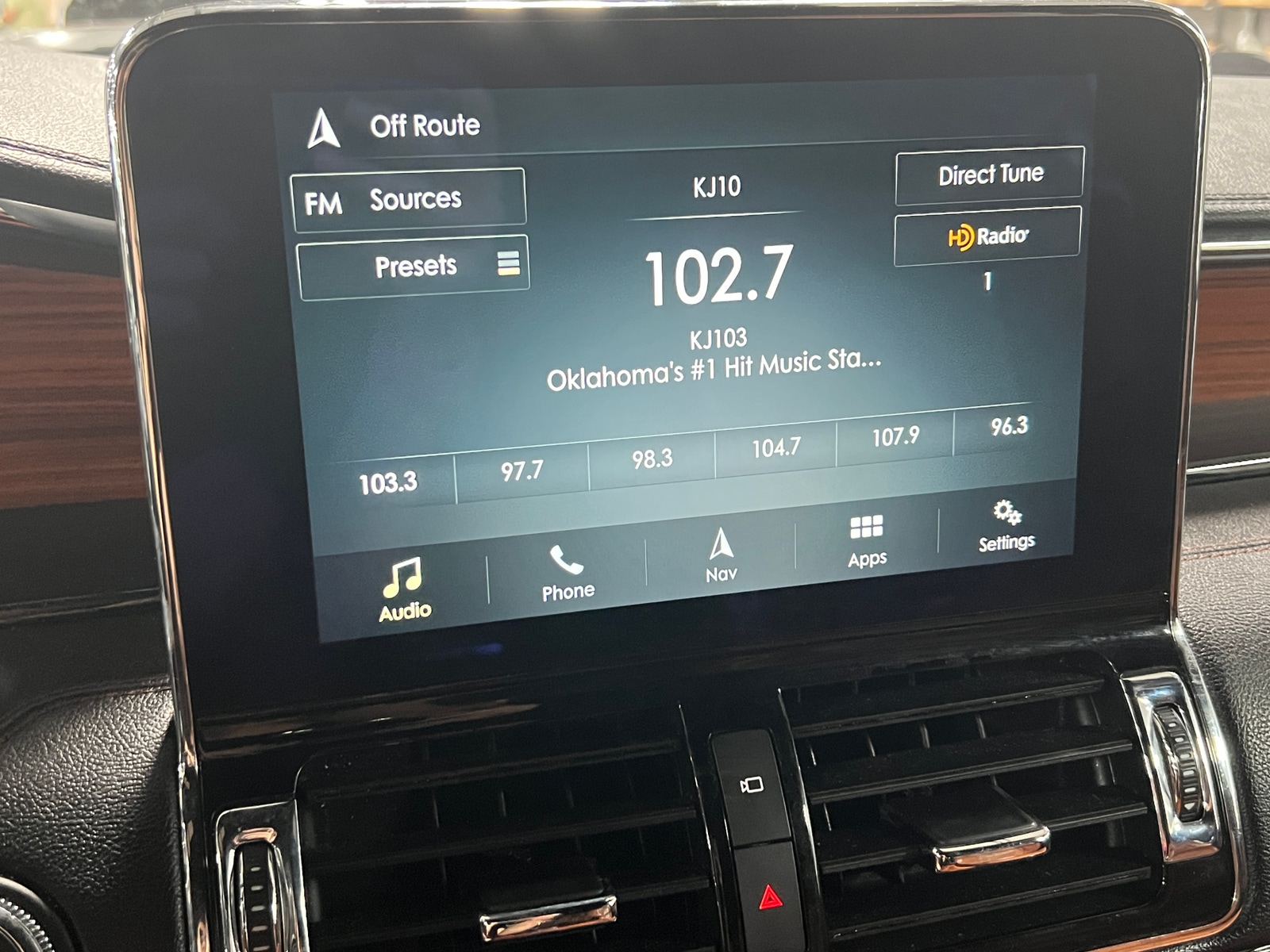 Thumbnail: 2018 Lincoln Navigator L - 3