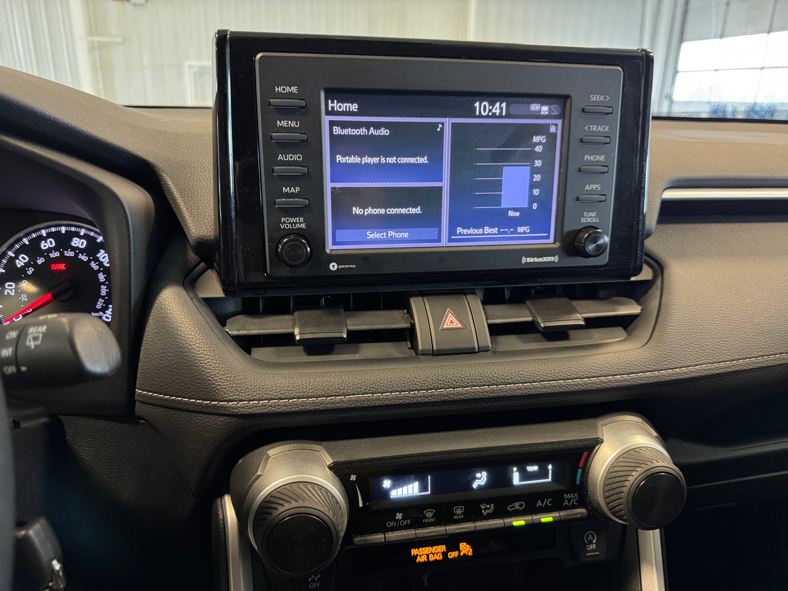 Thumbnail: 2020 Toyota RAV4 - 4