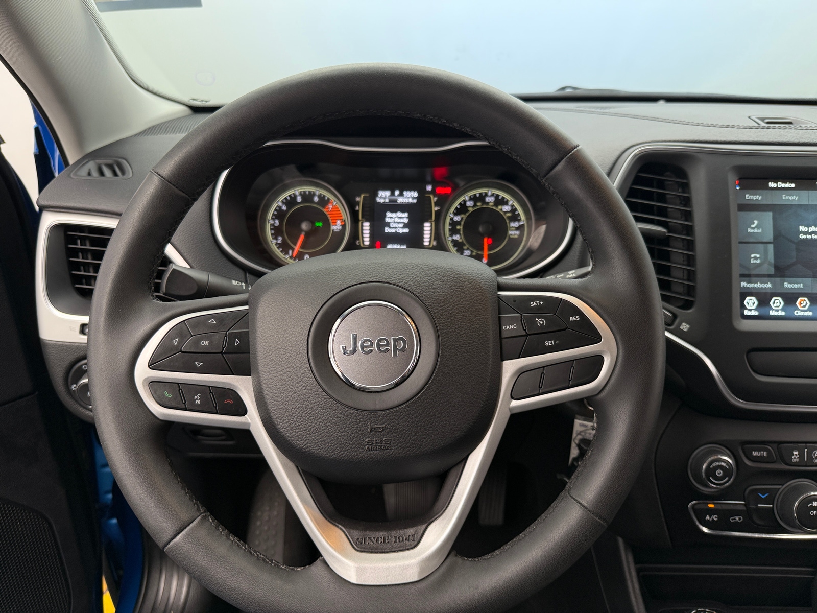 Thumbnail: 2022 Jeep Cherokee - 5