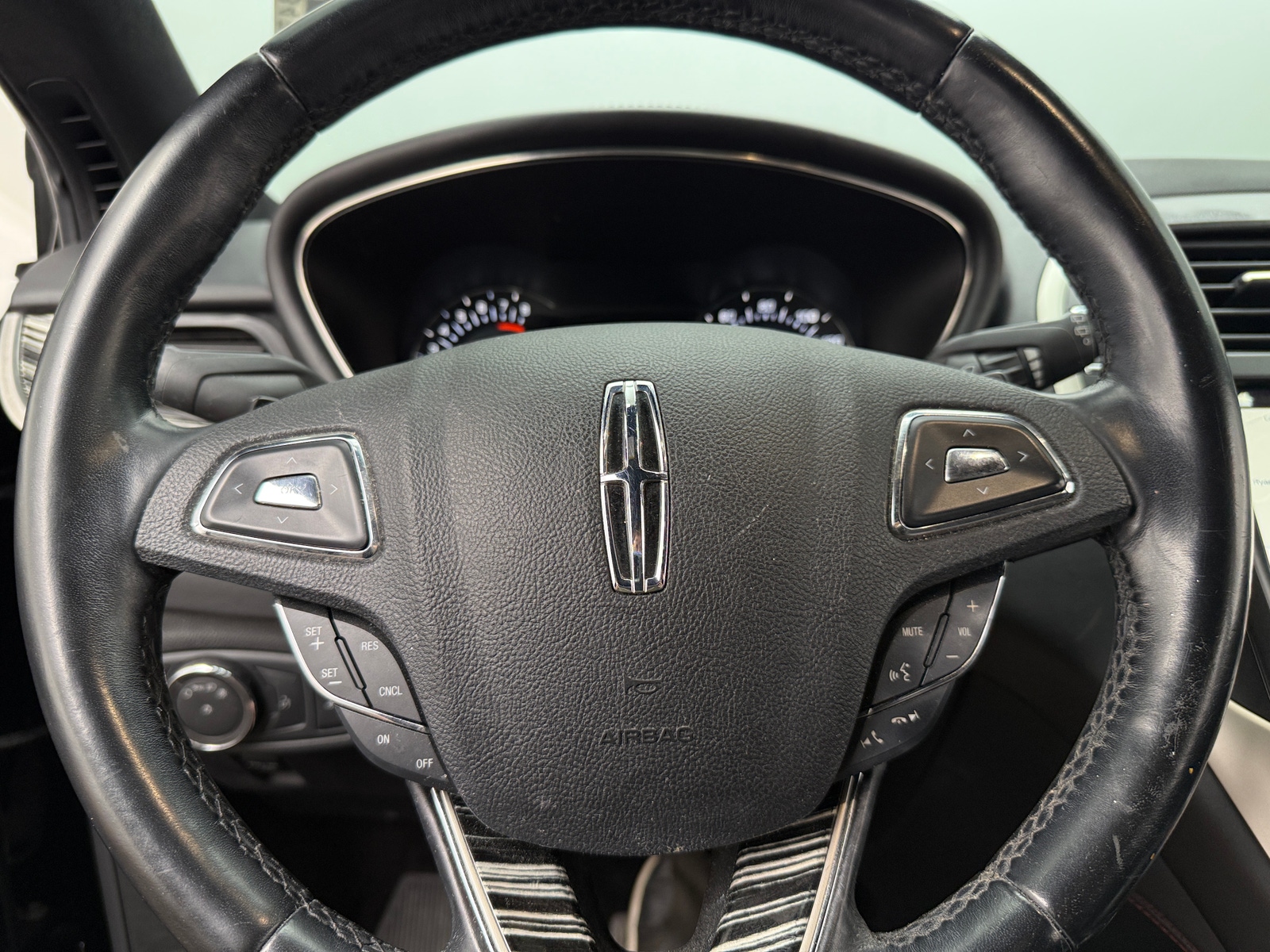 Thumbnail: 2019 Lincoln MKC - 4