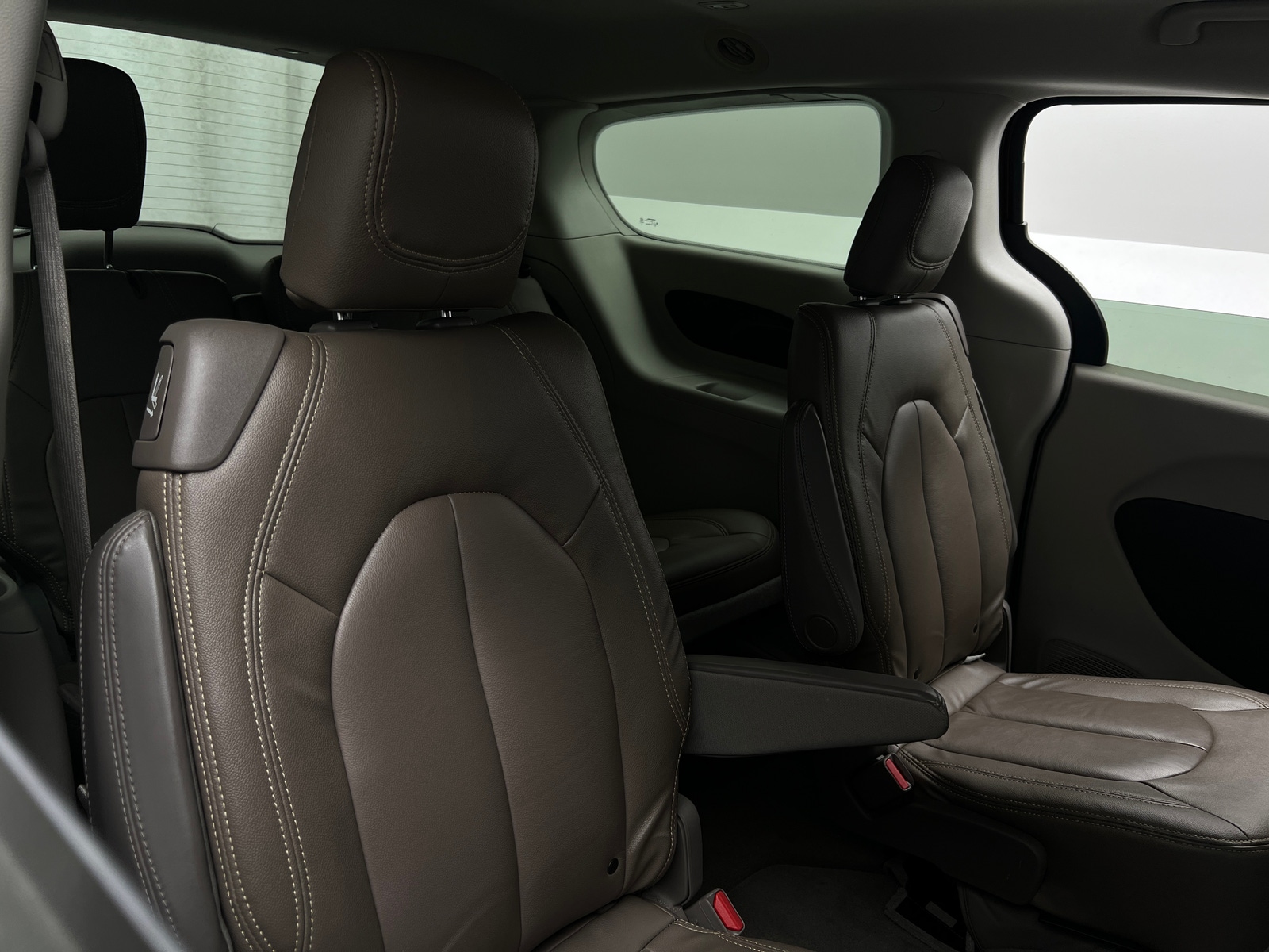 Thumbnail: 2017 Chrysler Pacifica - 6