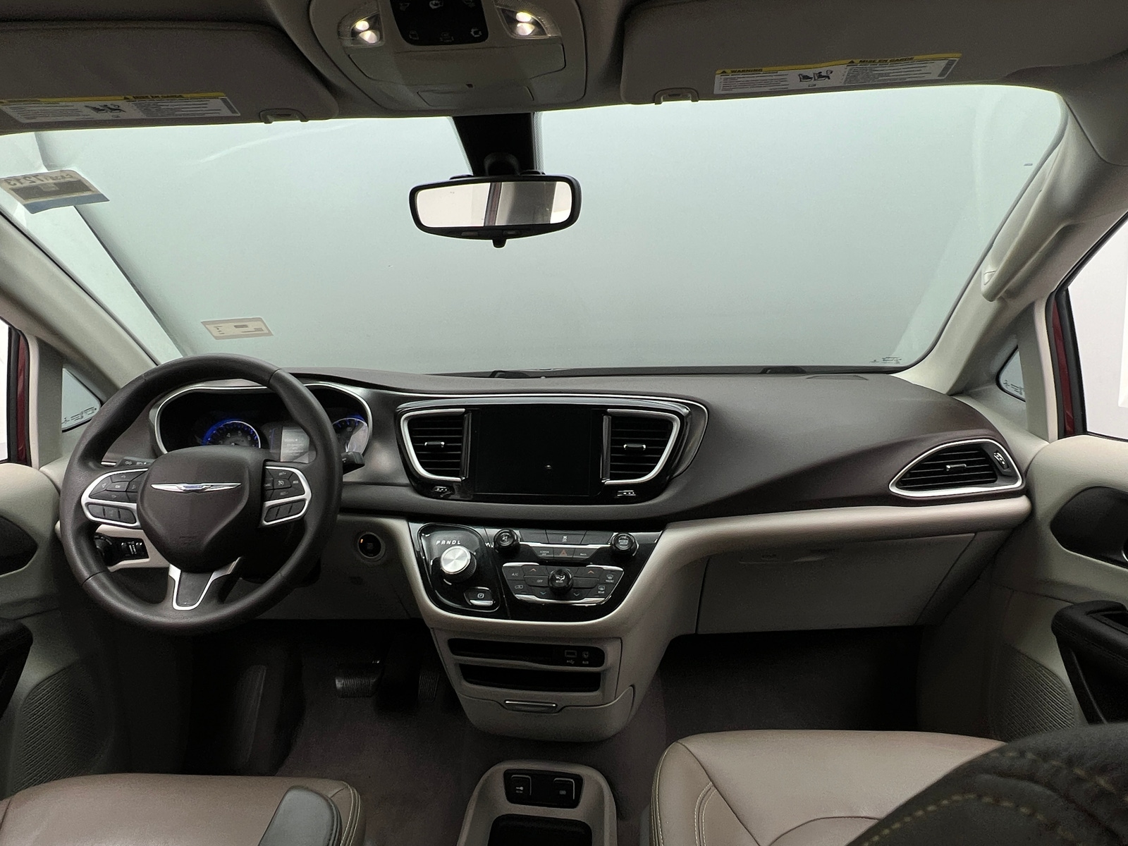 Thumbnail: 2017 Chrysler Pacifica - 3