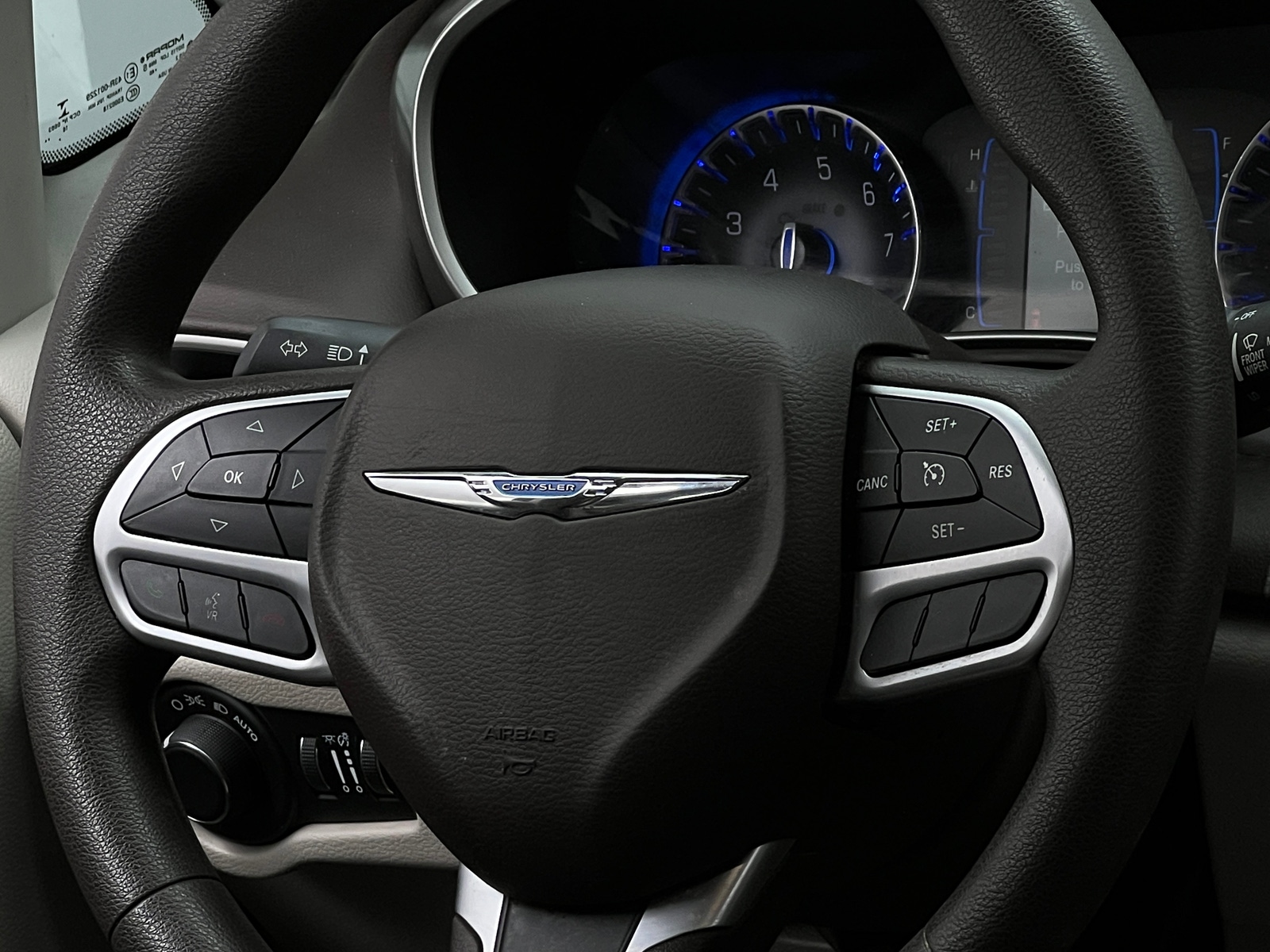 Thumbnail: 2017 Chrysler Pacifica - 5