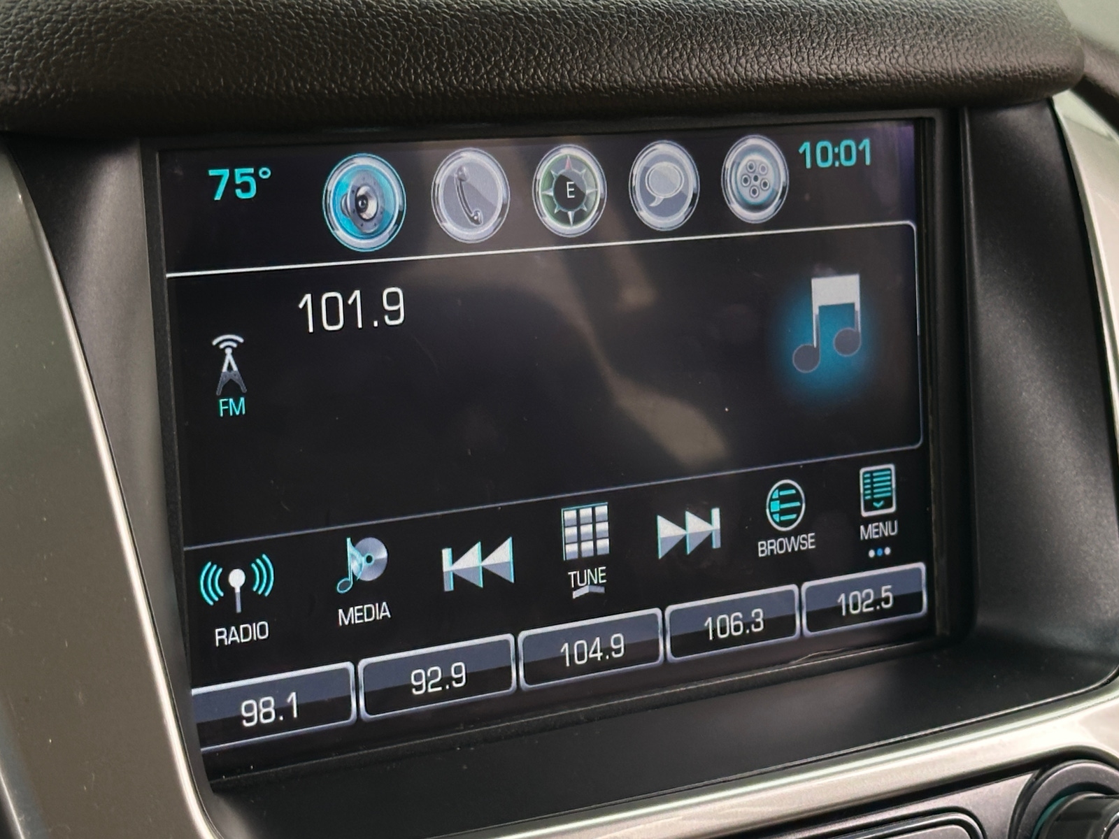 Thumbnail: 2019 Chevrolet Tahoe - 3