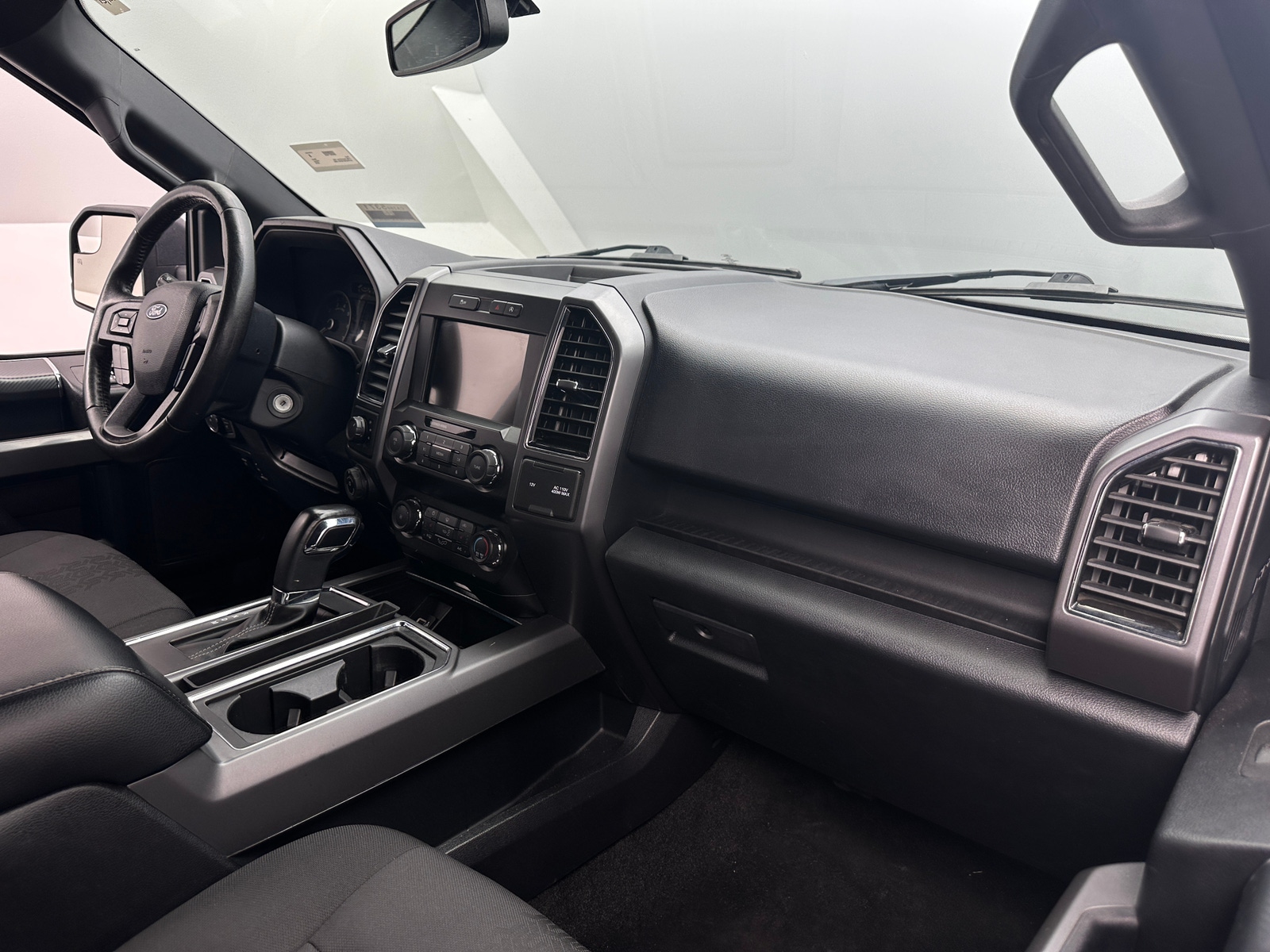 Thumbnail: 2019 Ford Econoline - 3