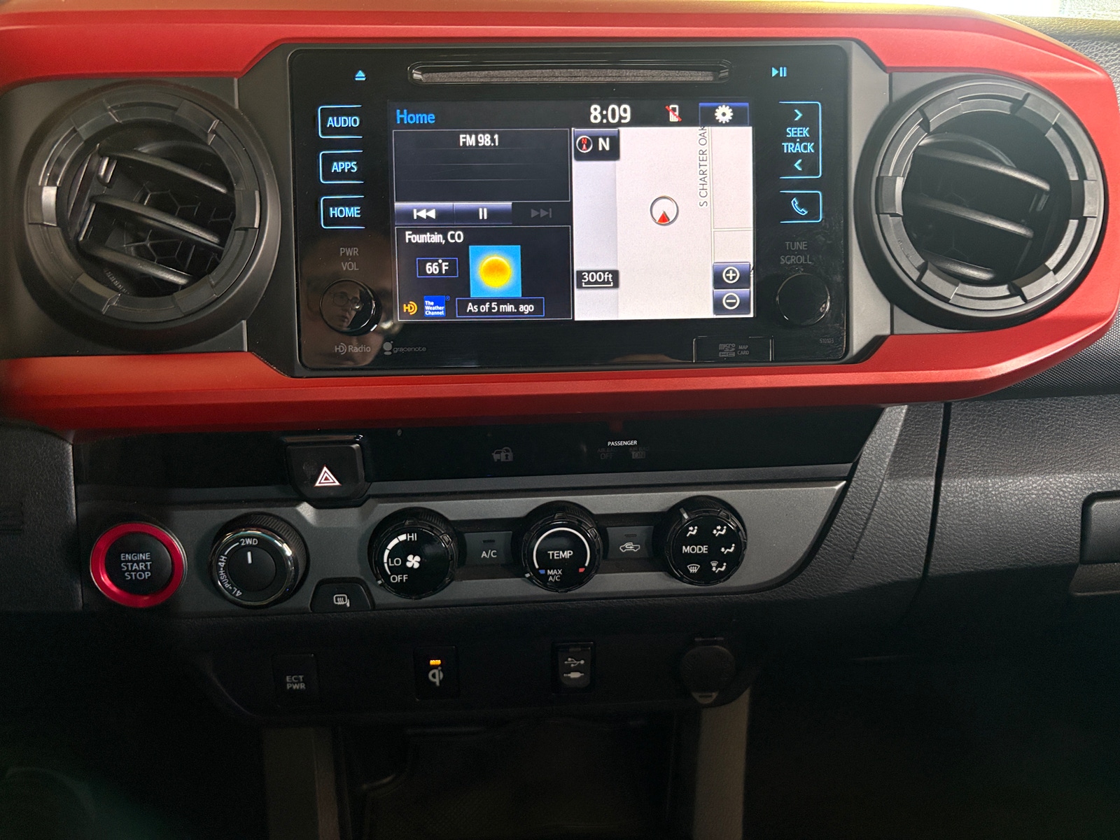 Thumbnail: 2016 Toyota Tacoma - 4
