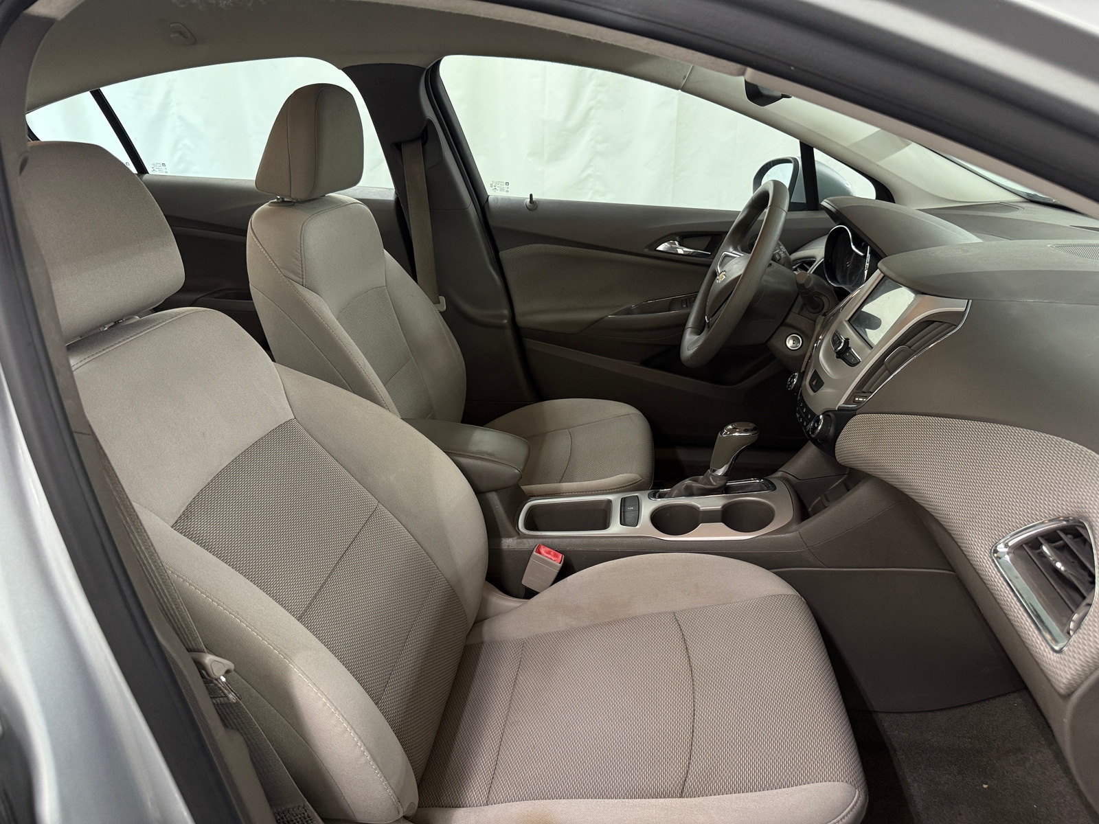 Thumbnail: 2017 Chevrolet Cruze - 2