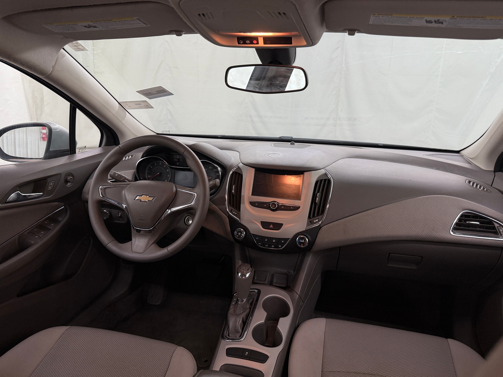 Thumbnail: 2017 Chevrolet Cruze - 3