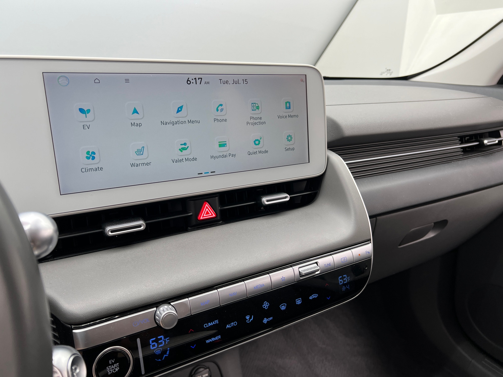 Thumbnail: 2023 Hyundai Ioniq 5 - 4