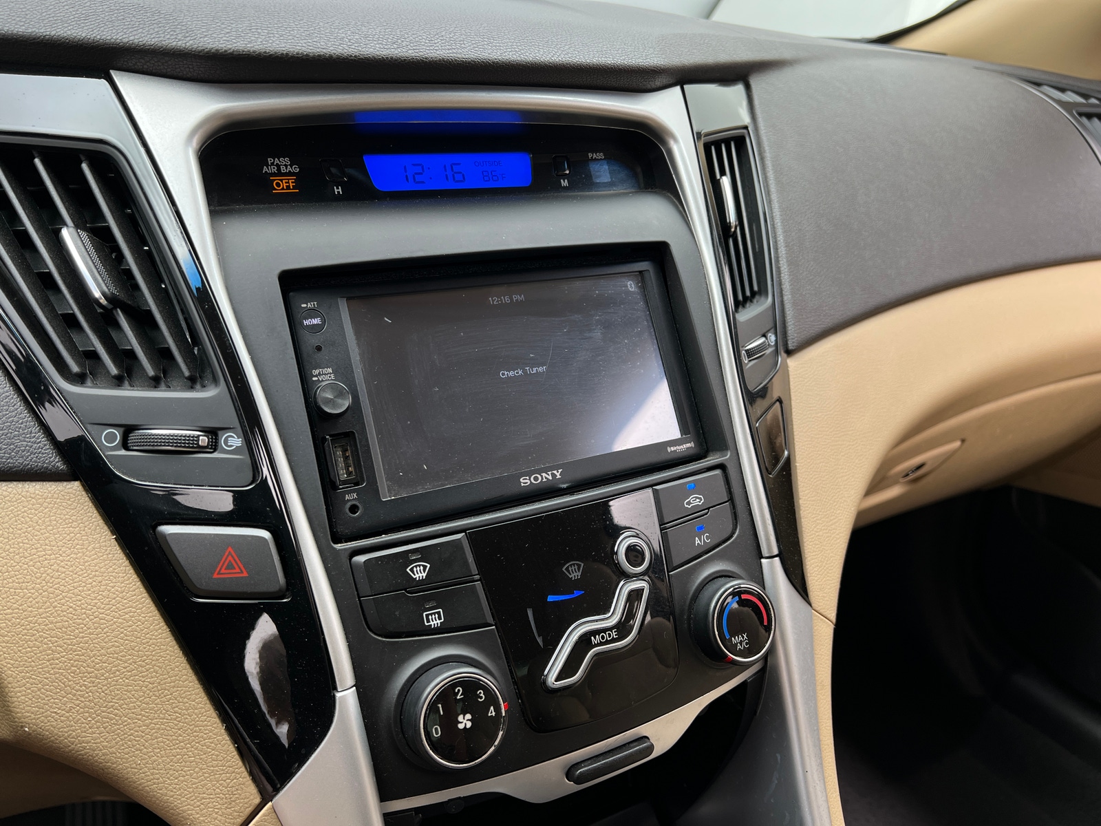 Thumbnail: 2013 Hyundai Sonata - 4