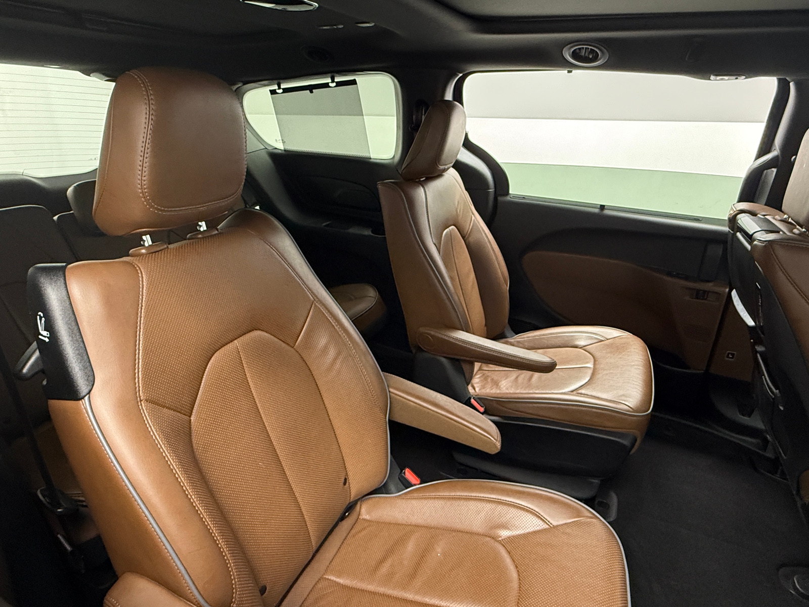 Thumbnail: 2021 Chrysler Pacifica - 5