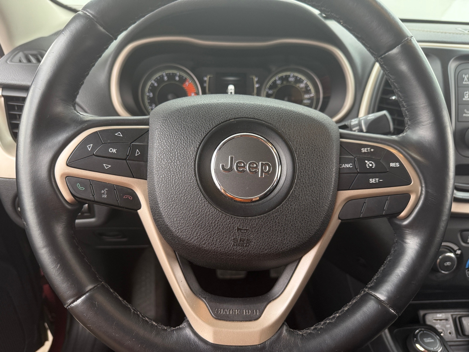 Thumbnail: 2016 Jeep Cherokee - 5
