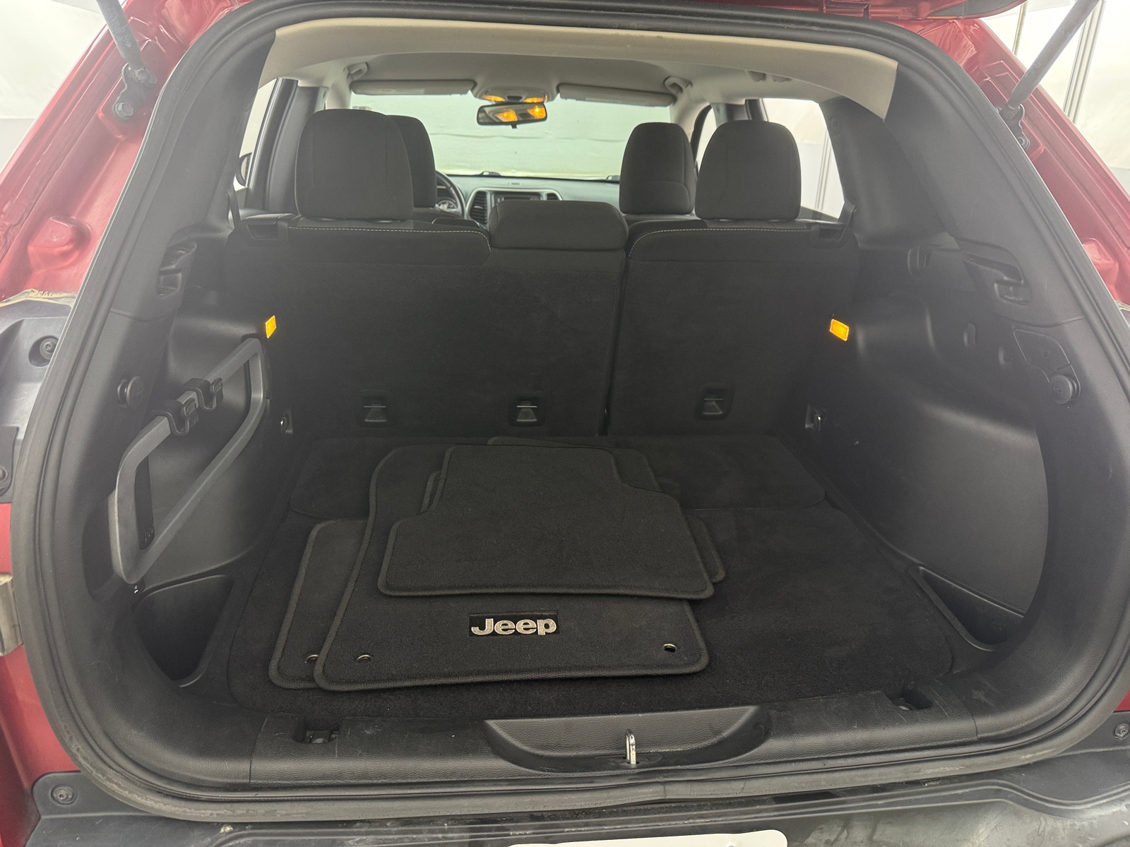 Thumbnail: 2016 Jeep Cherokee - 7