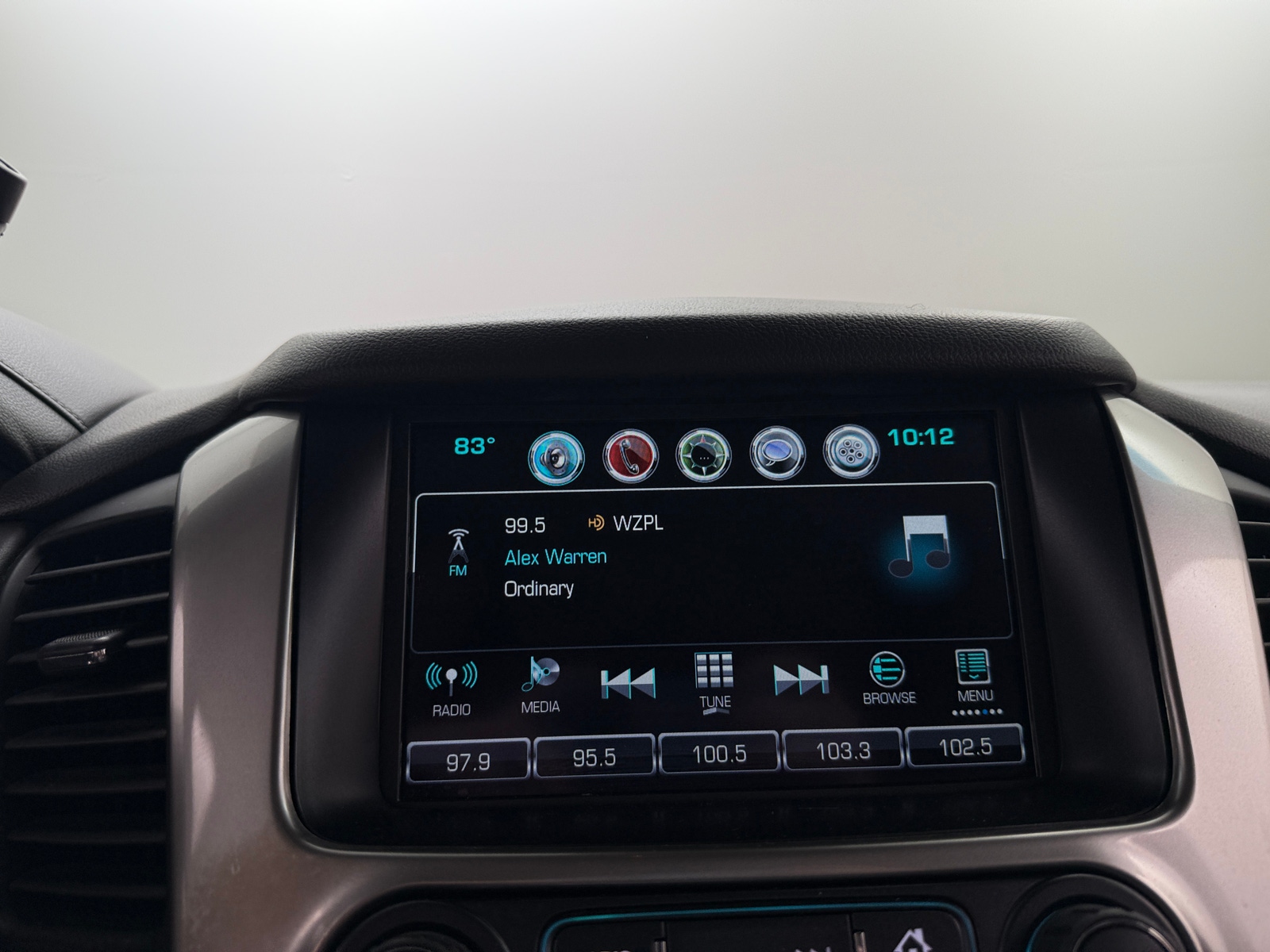 Thumbnail: 2016 Chevrolet Tahoe - 3