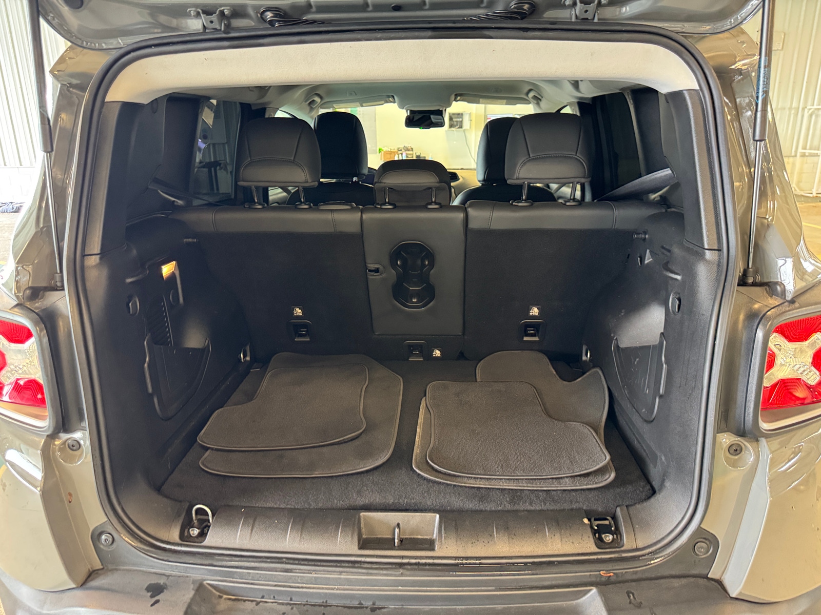 Thumbnail: 2021 Jeep Renegade - 6