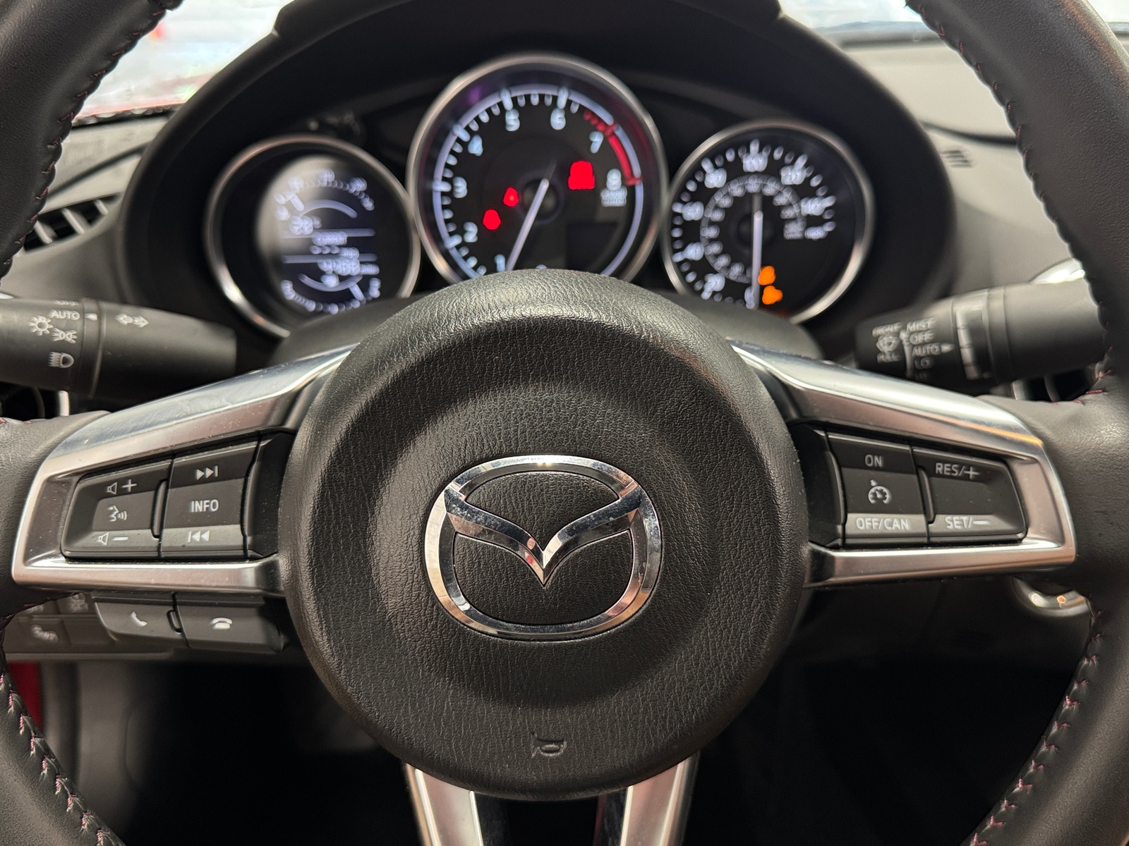 Thumbnail: 2016 Mazda MX-5 Miata - 4